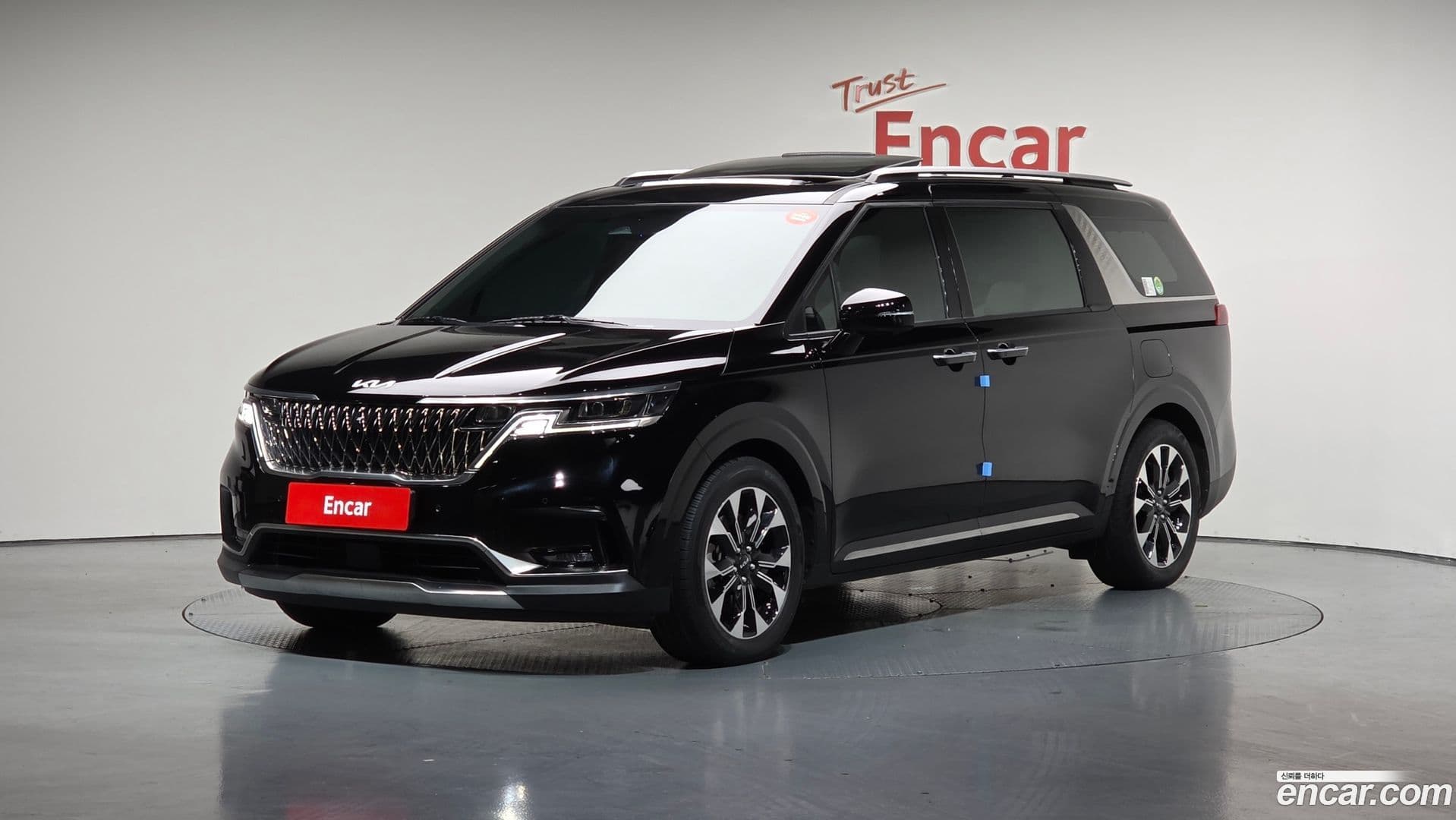 Main__Slider__Photo:Canival Kia 2022.6-0