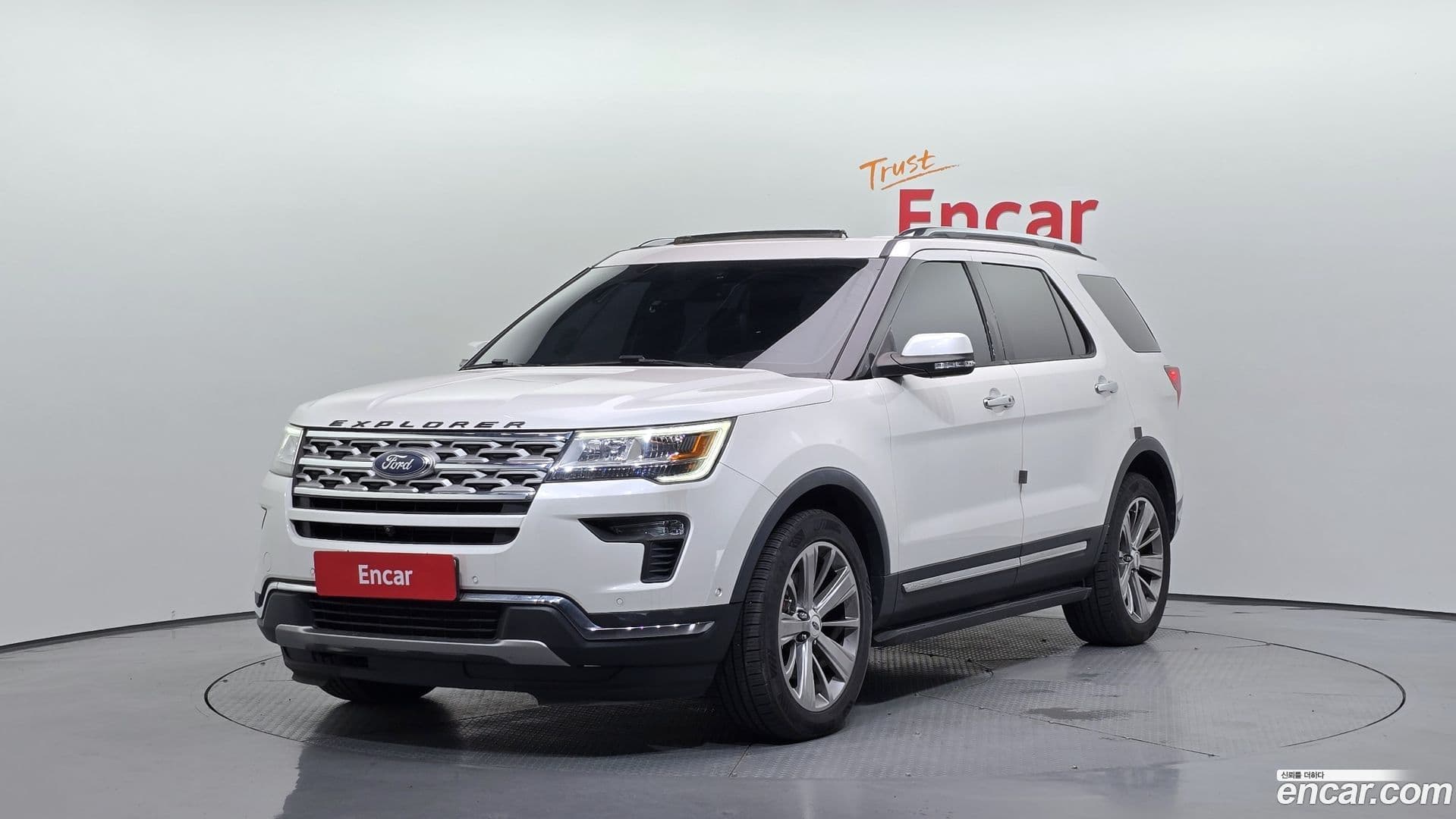 Main__Slider__Photo:Explorer Ford 2018.1-0