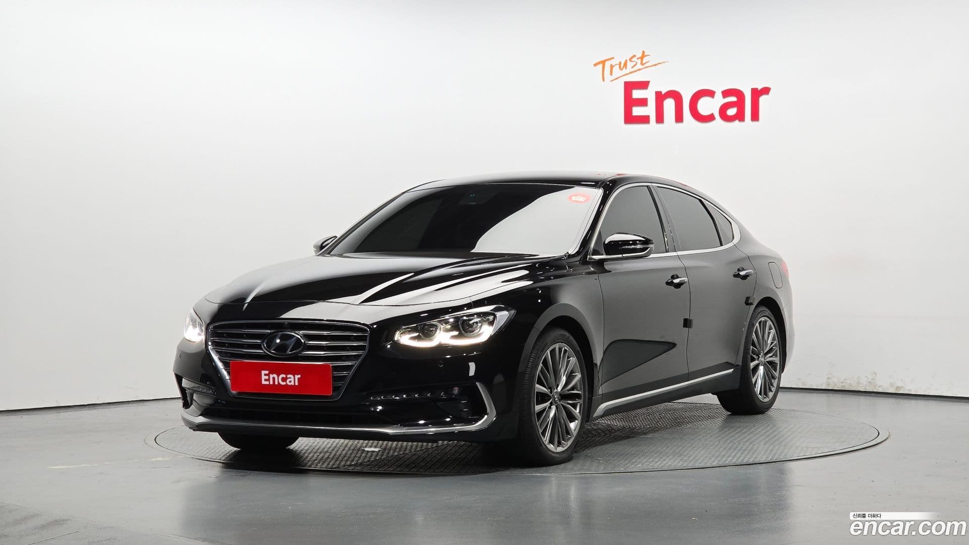 Main__Slider__Photo:Grandeur Hyundai 2019.4-0