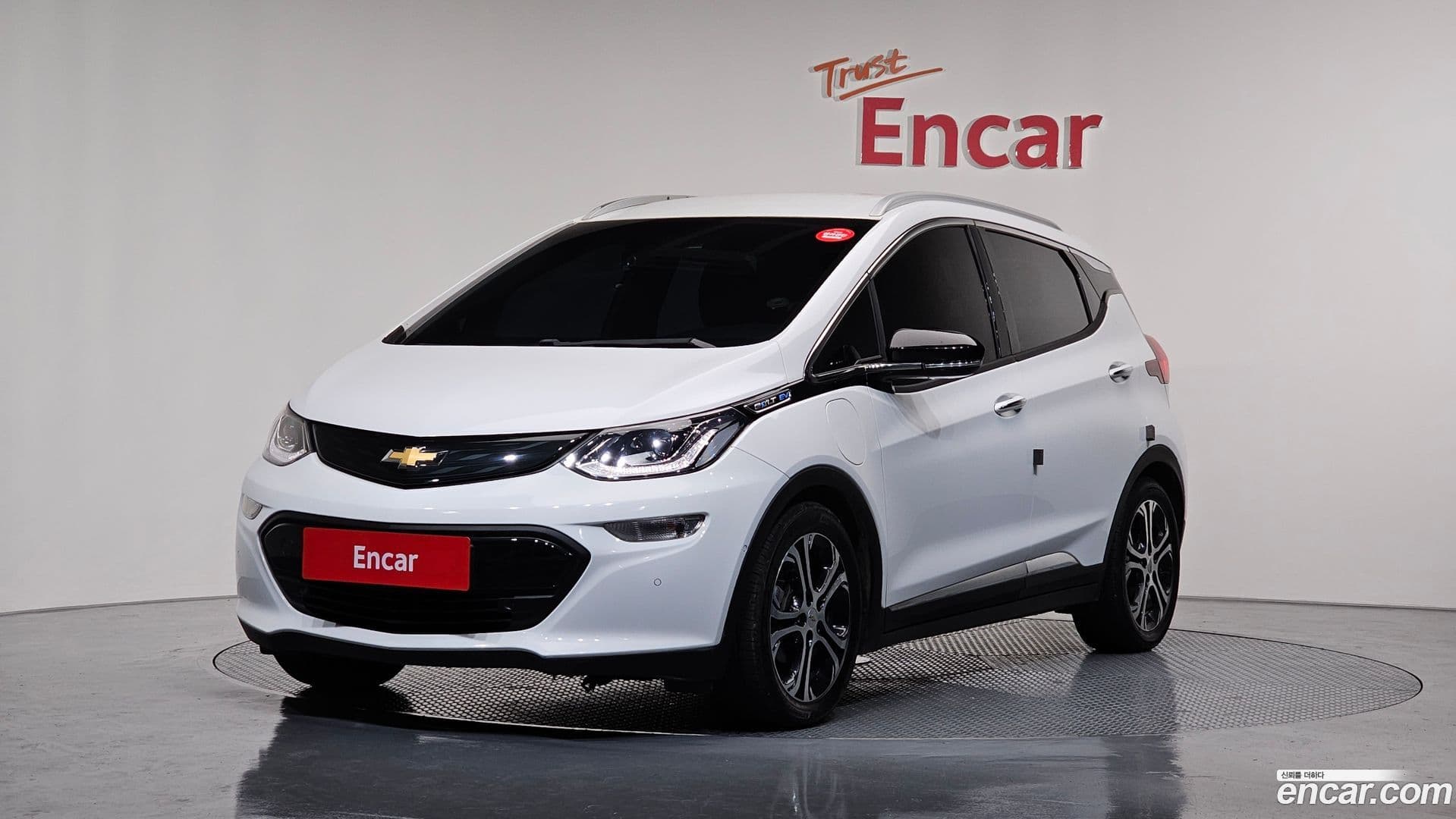 Main__Slider__Photo:Bolt EV Chevrolet 2019.9-0