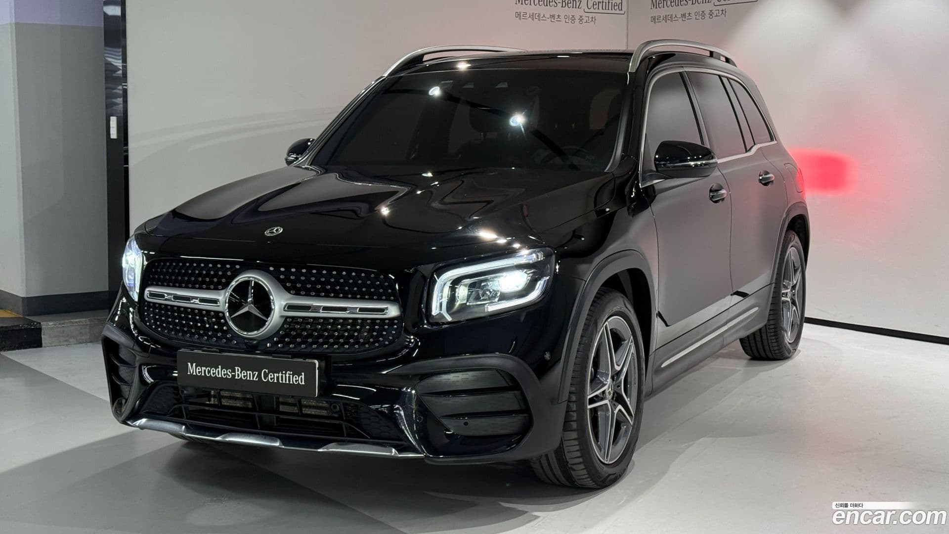 Main__Slider__Photo:GLB-Class Mercedes-Benz 2023.5-0