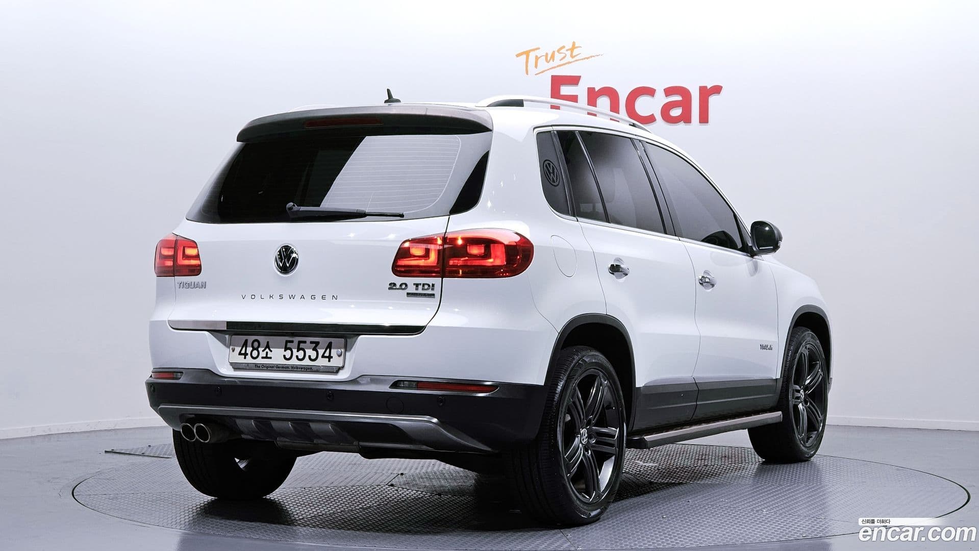 Main__Slider__Photo:Tiguan Volkswagen 2015.3-0