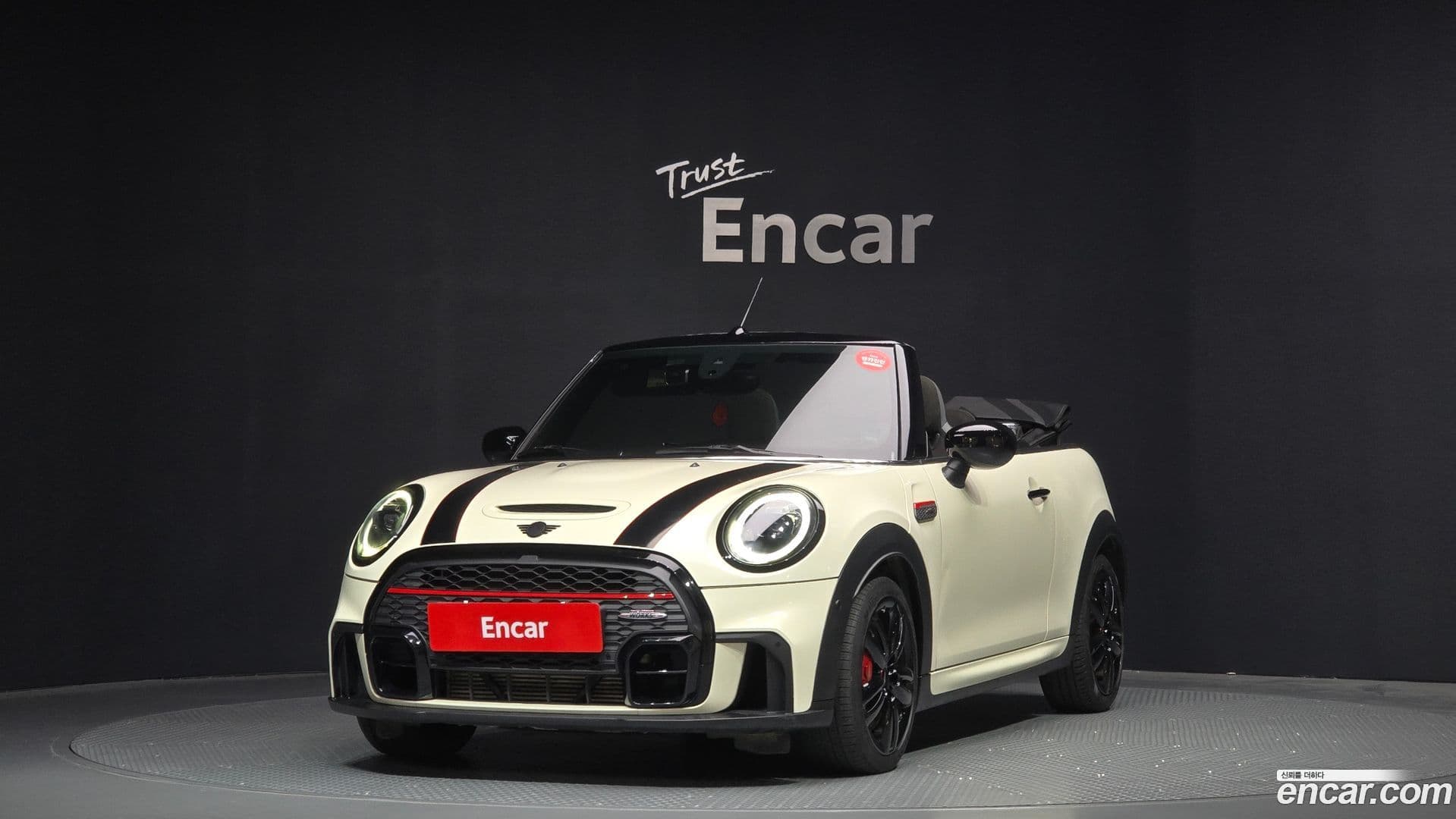 Main__Slider__Photo:Cooper Convertible Mini 2021.10-0