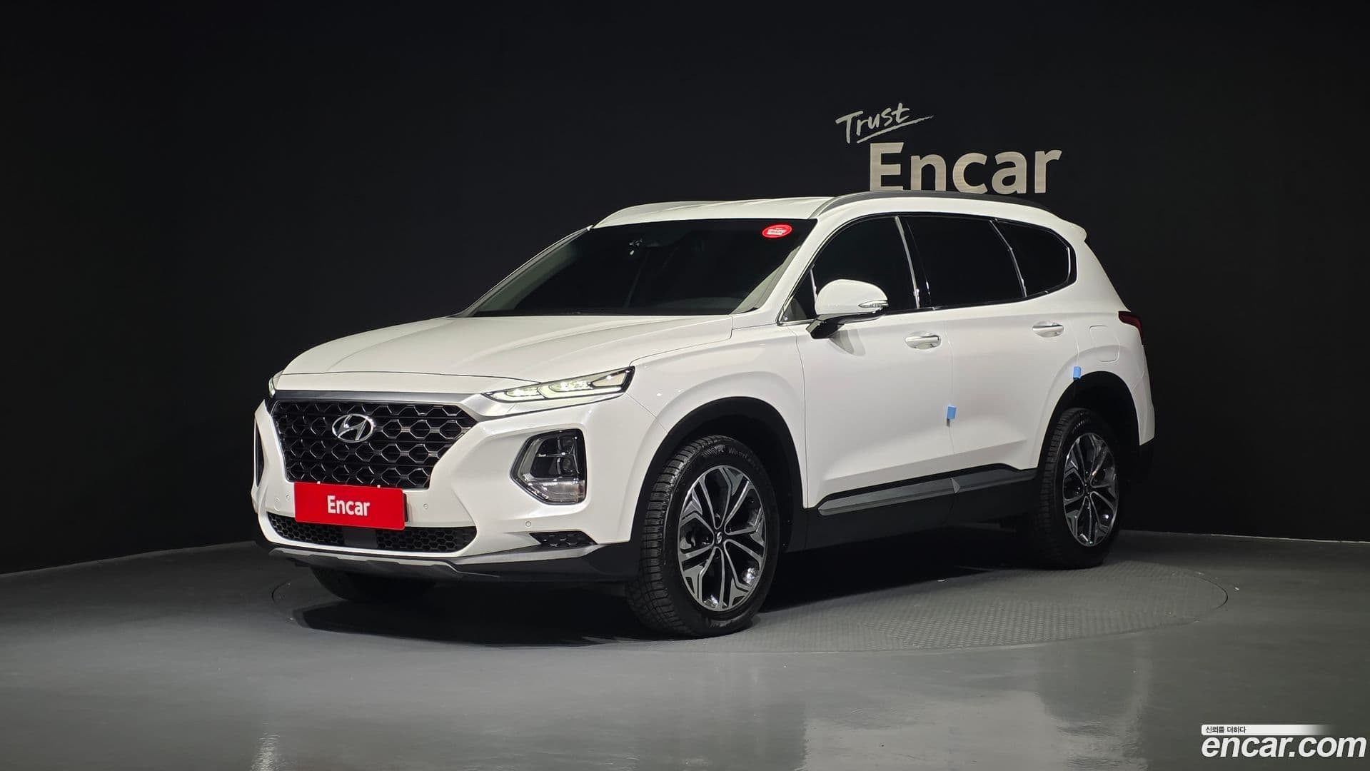 Main__Slider__Photo:Santafe Hyundai 2019.9-0