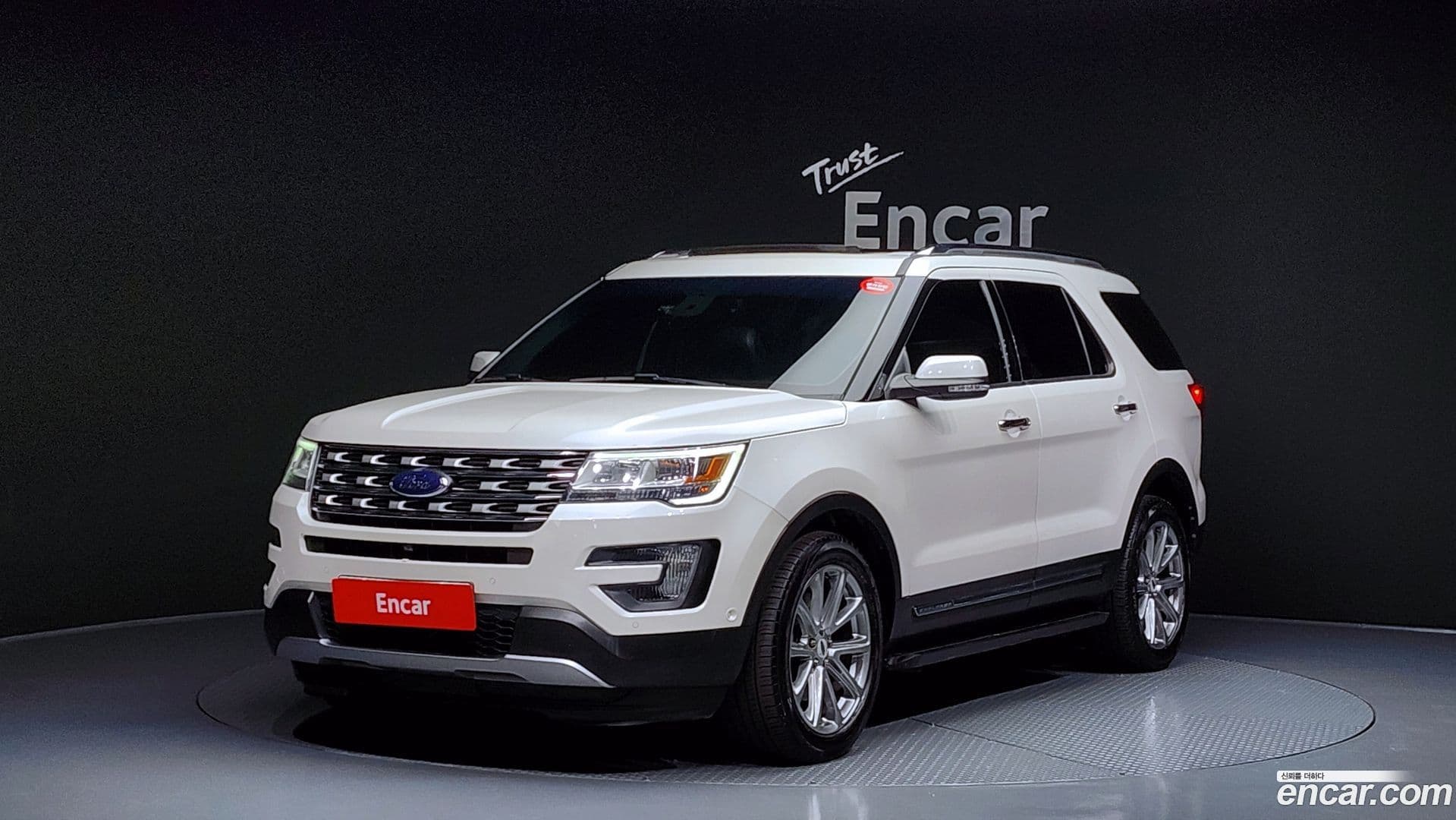 Main__Slider__Photo:Explorer Ford 2016.0-0