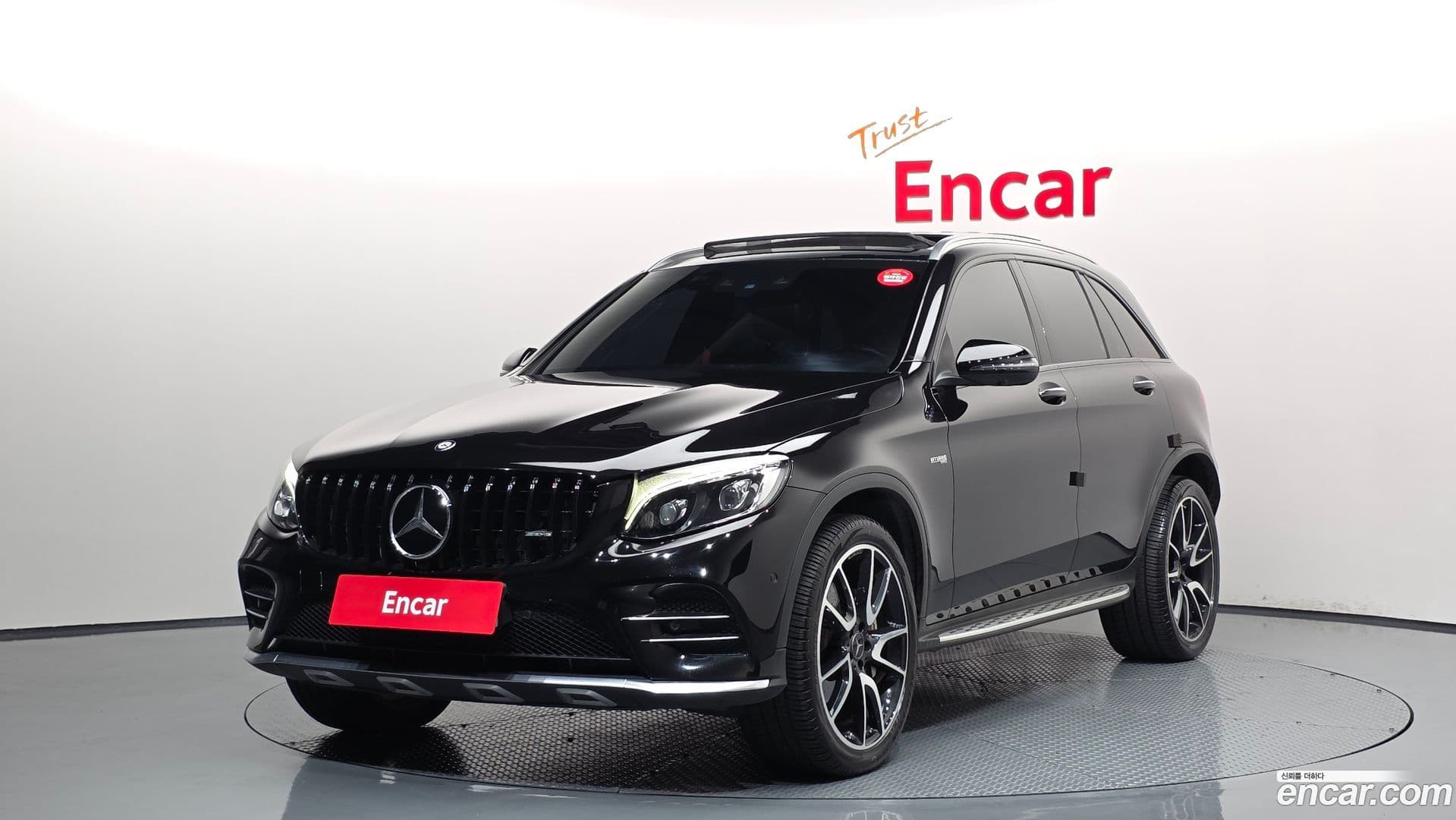 Main__Slider__Photo:GLC-Class Mercedes-Benz 2017.1-0