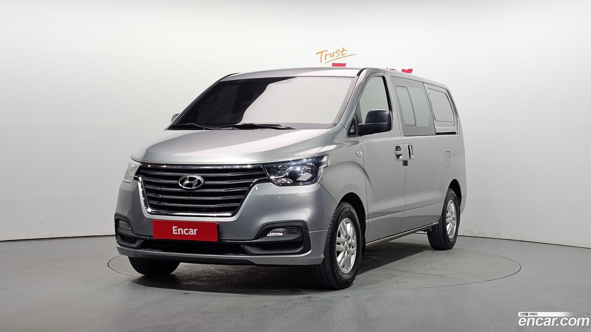 Main__Slider__Photo:Starex Hyundai 2018.3-0