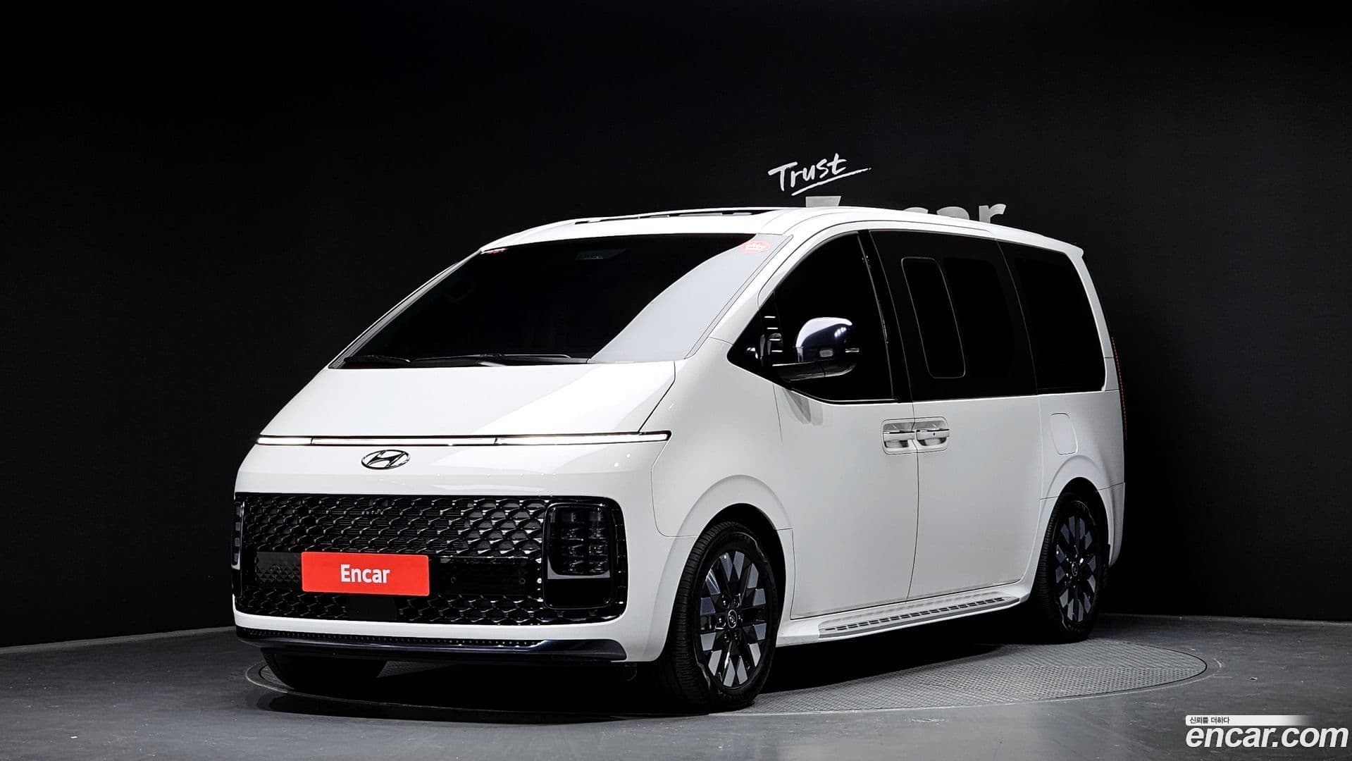 Main__Slider__Photo:Staria Hyundai 2023.9-0