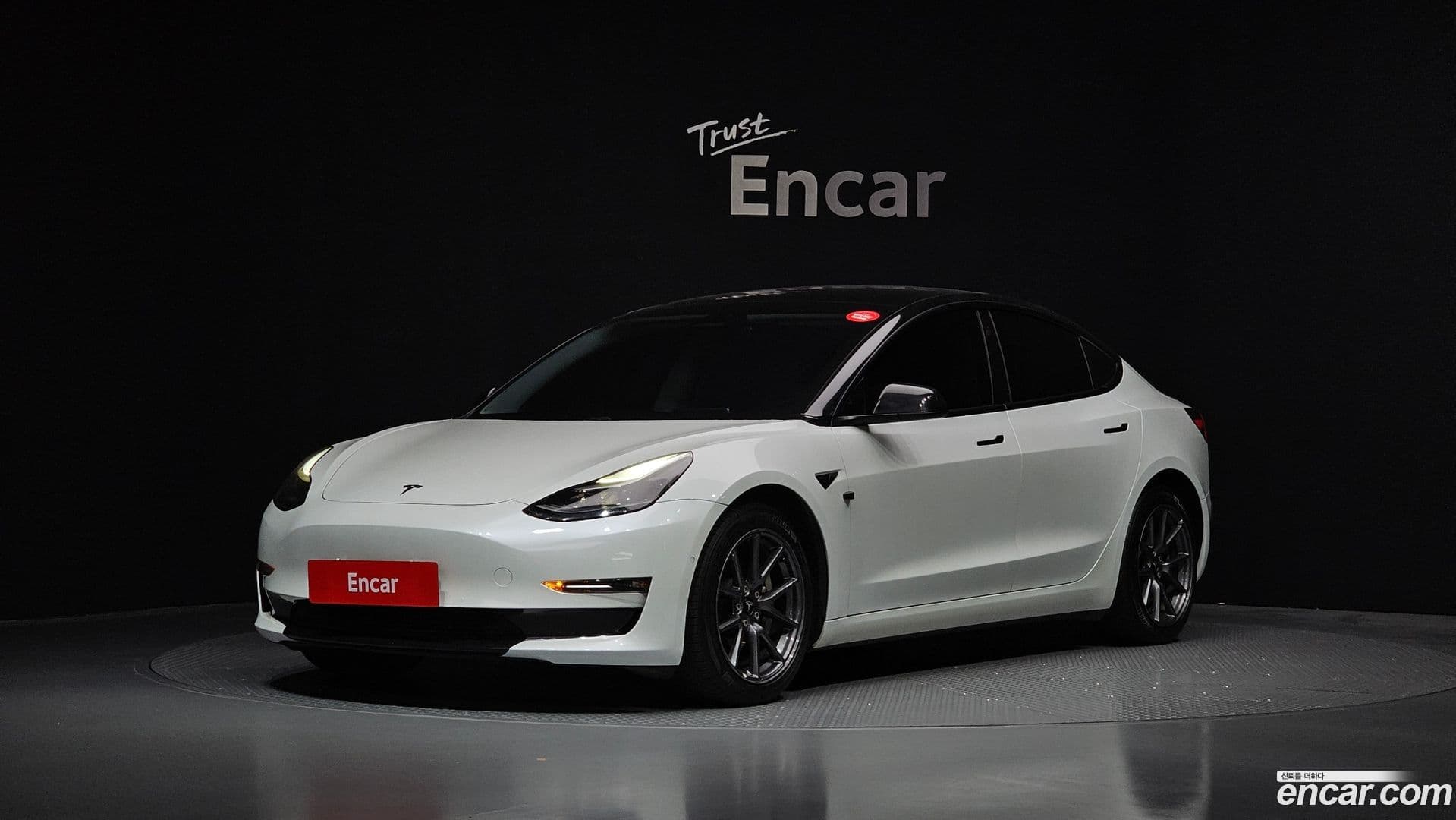 Main__Slider__Photo:Model 3 Tesla 2021.2-0