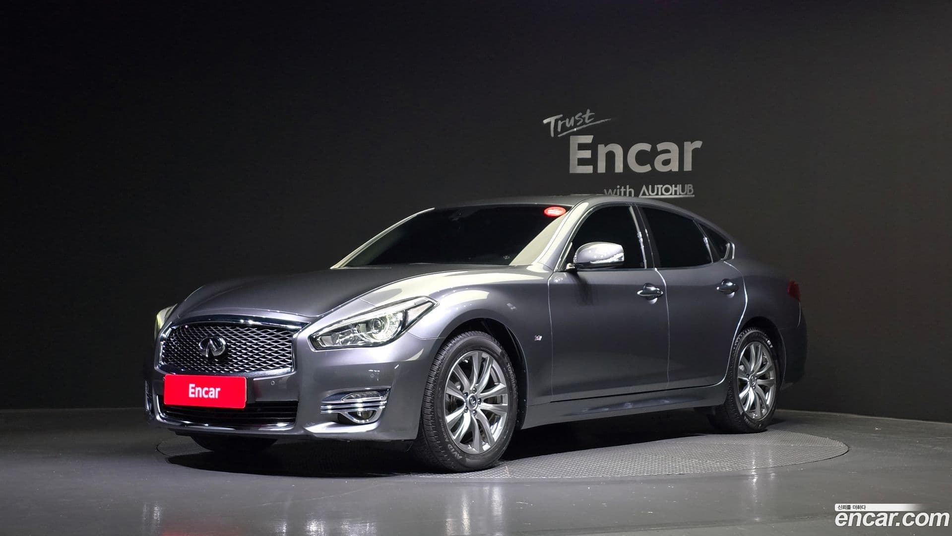 Main__Slider__Photo:Q70 Infiniti 2016.9-0