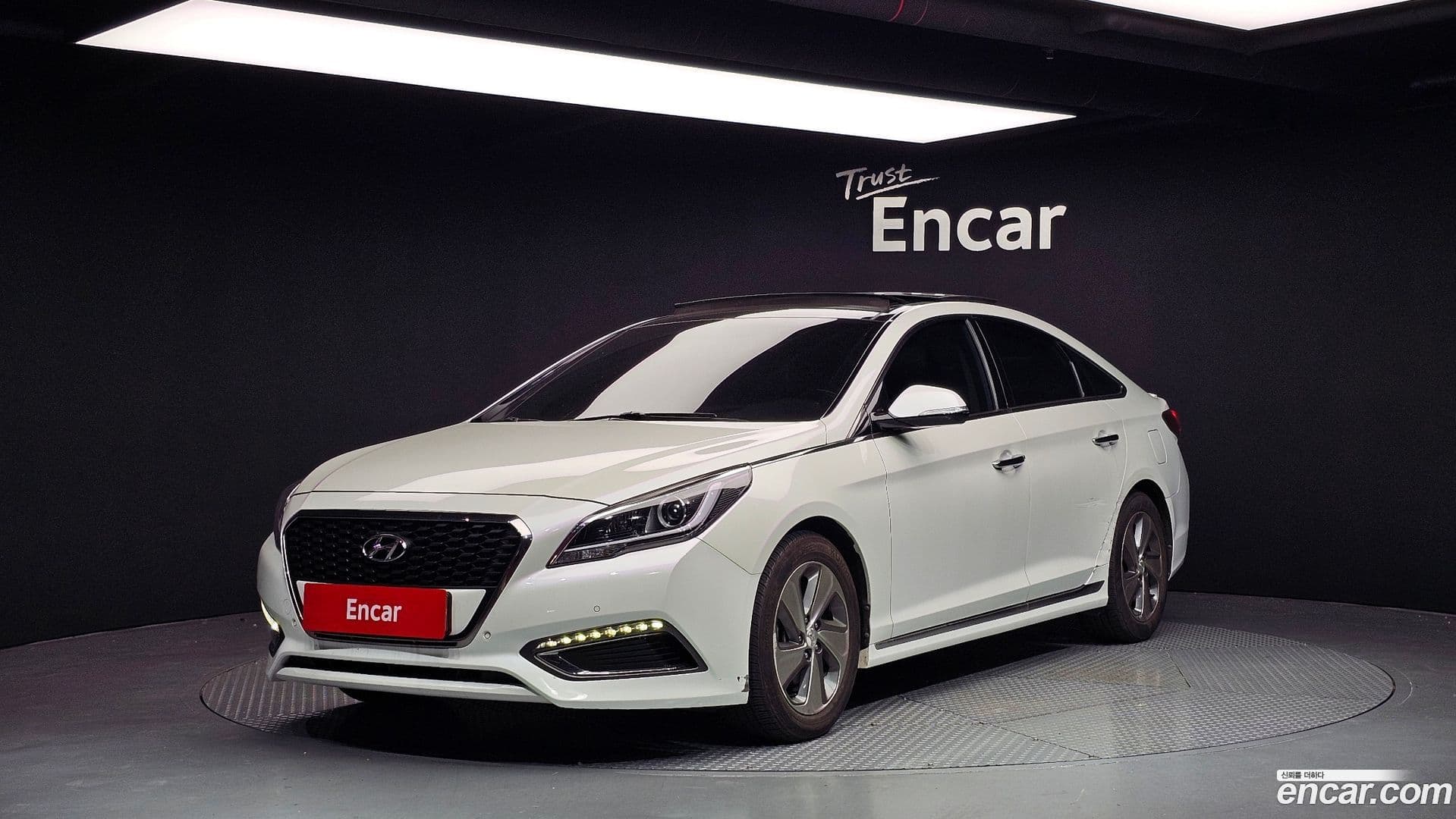 Main__Slider__Photo:Sonata Hyundai 2015.3-0