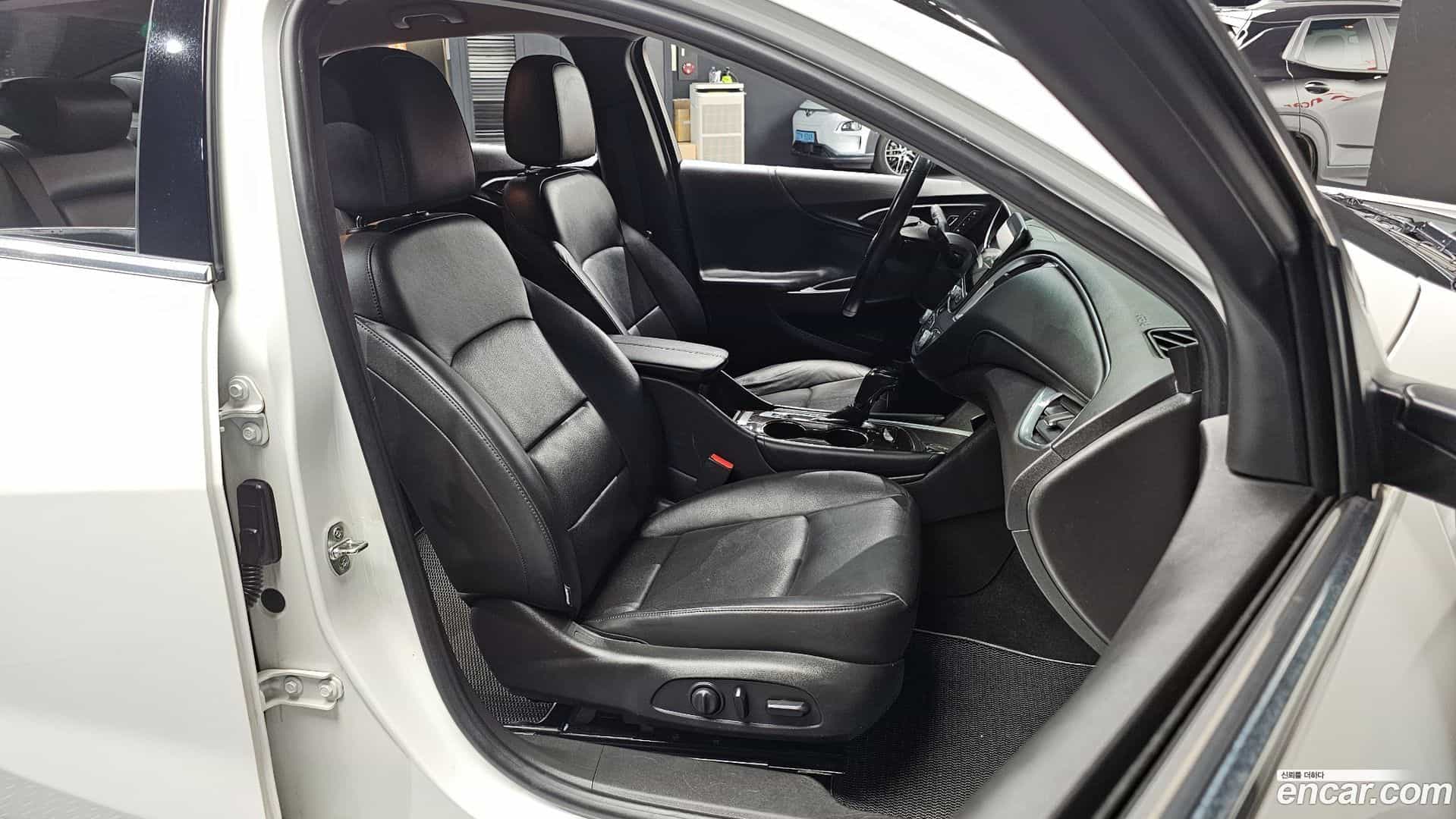 Malibu Chevrolet 2016.6-INNER-010