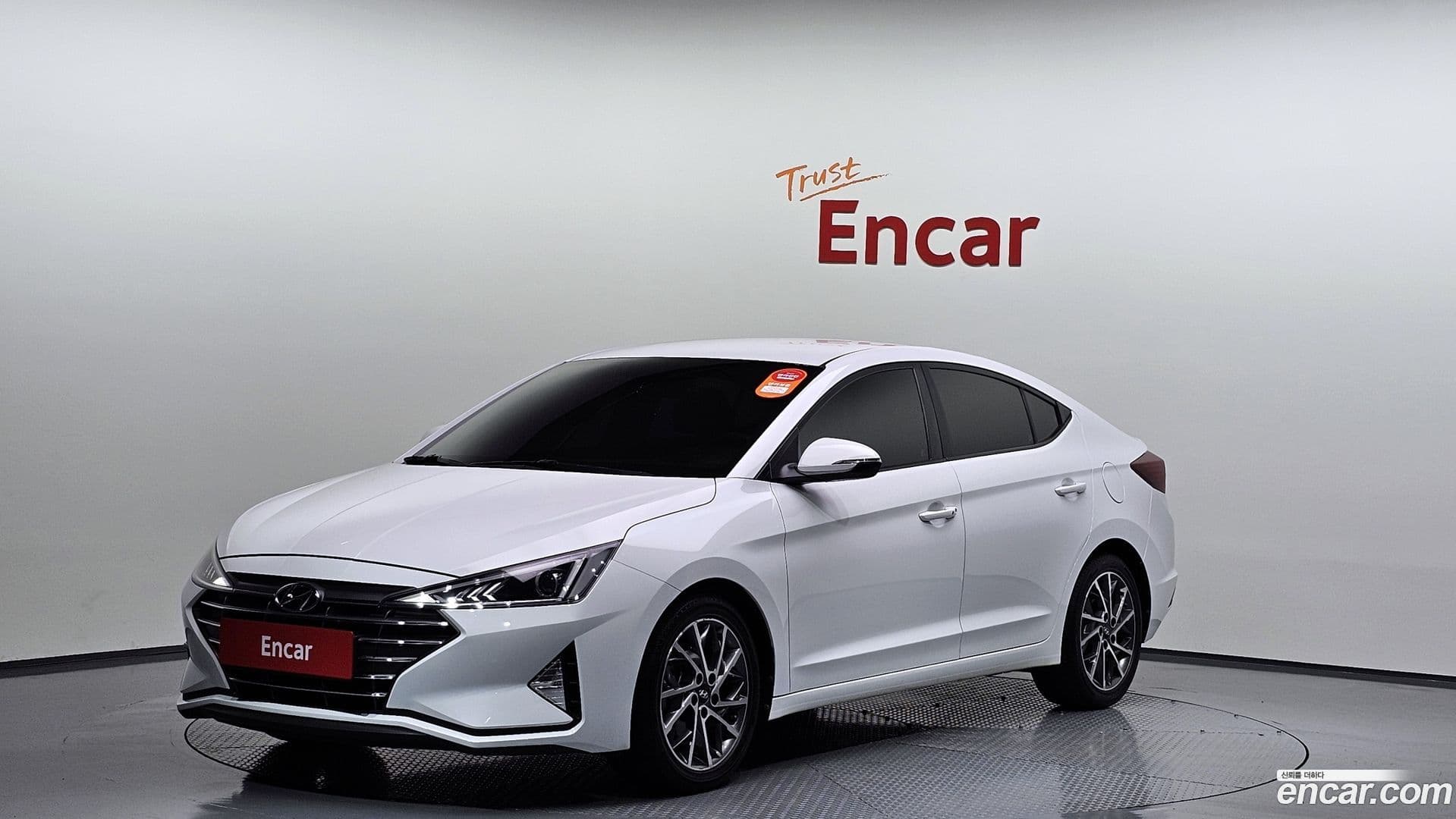 Main__Slider__Photo:AVANTE Hyundai 2019.6-0