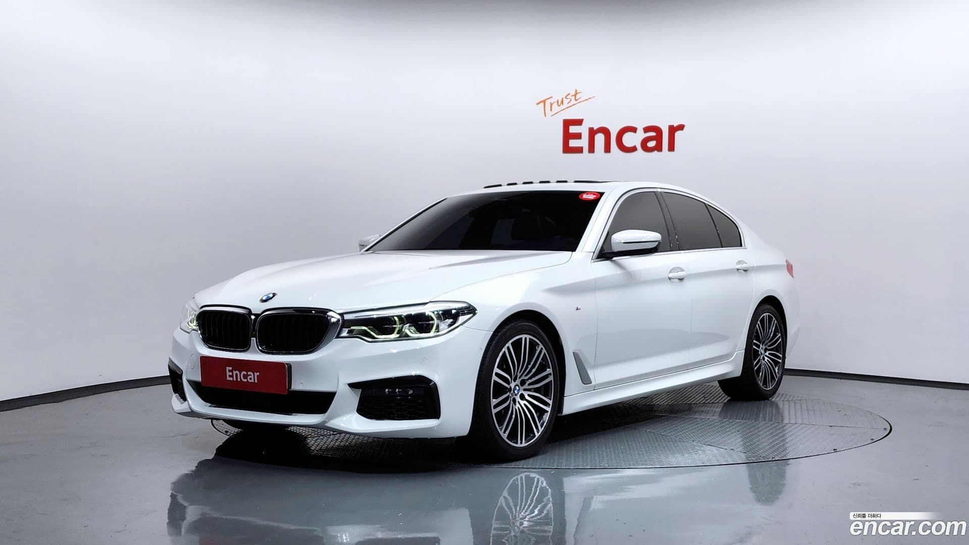 Main__Slider__Photo:5-Series BMW 2019.11-0