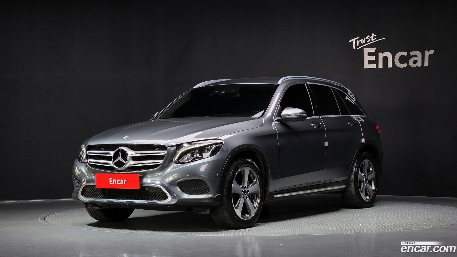 Main__Slider__Photo:GLC-Class Mercedes-Benz 2019.9-0