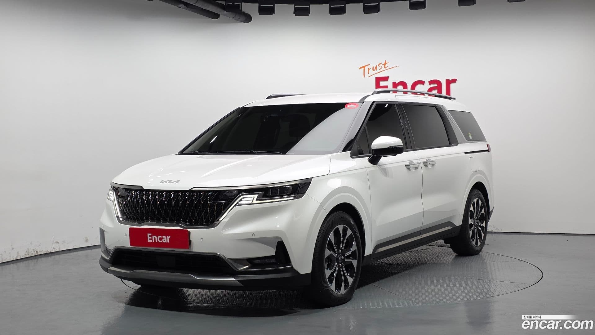 Main__Slider__Photo:Canival Kia 2023.6-0