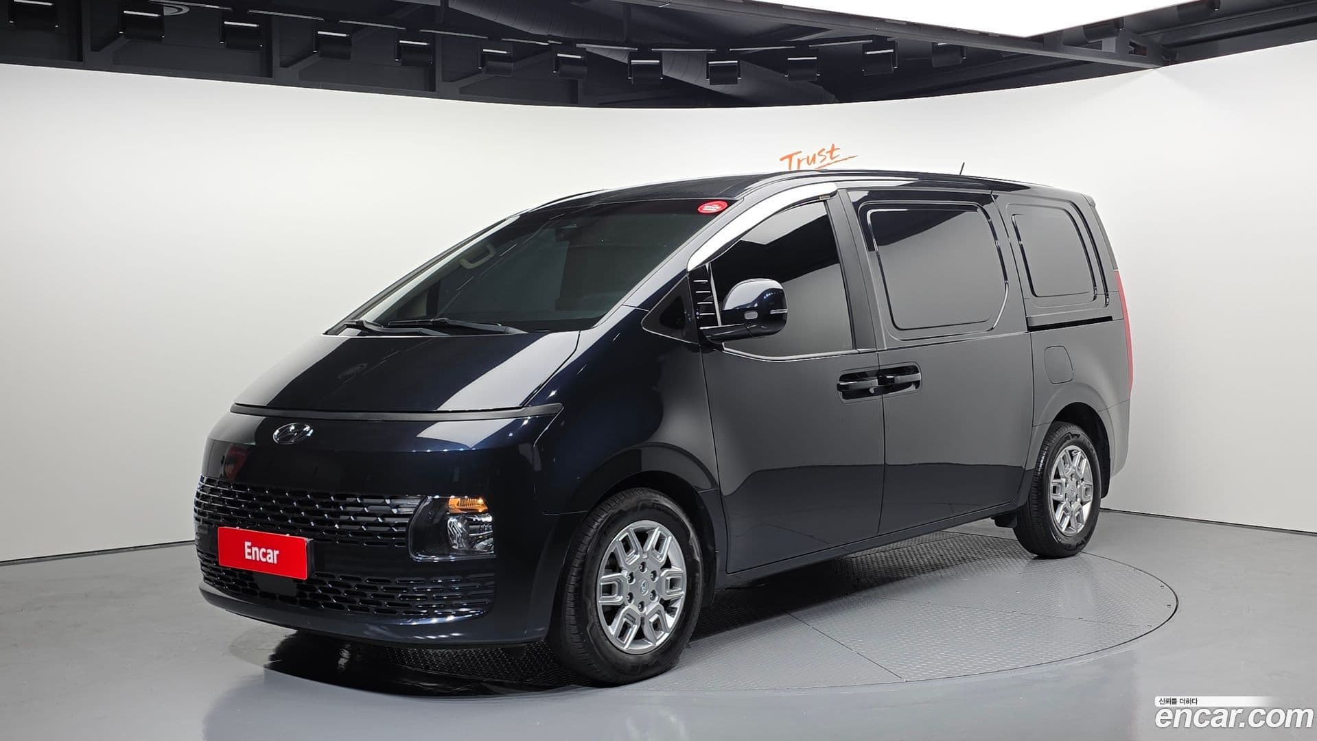 Main__Slider__Photo:Staria Hyundai 2021.6-0