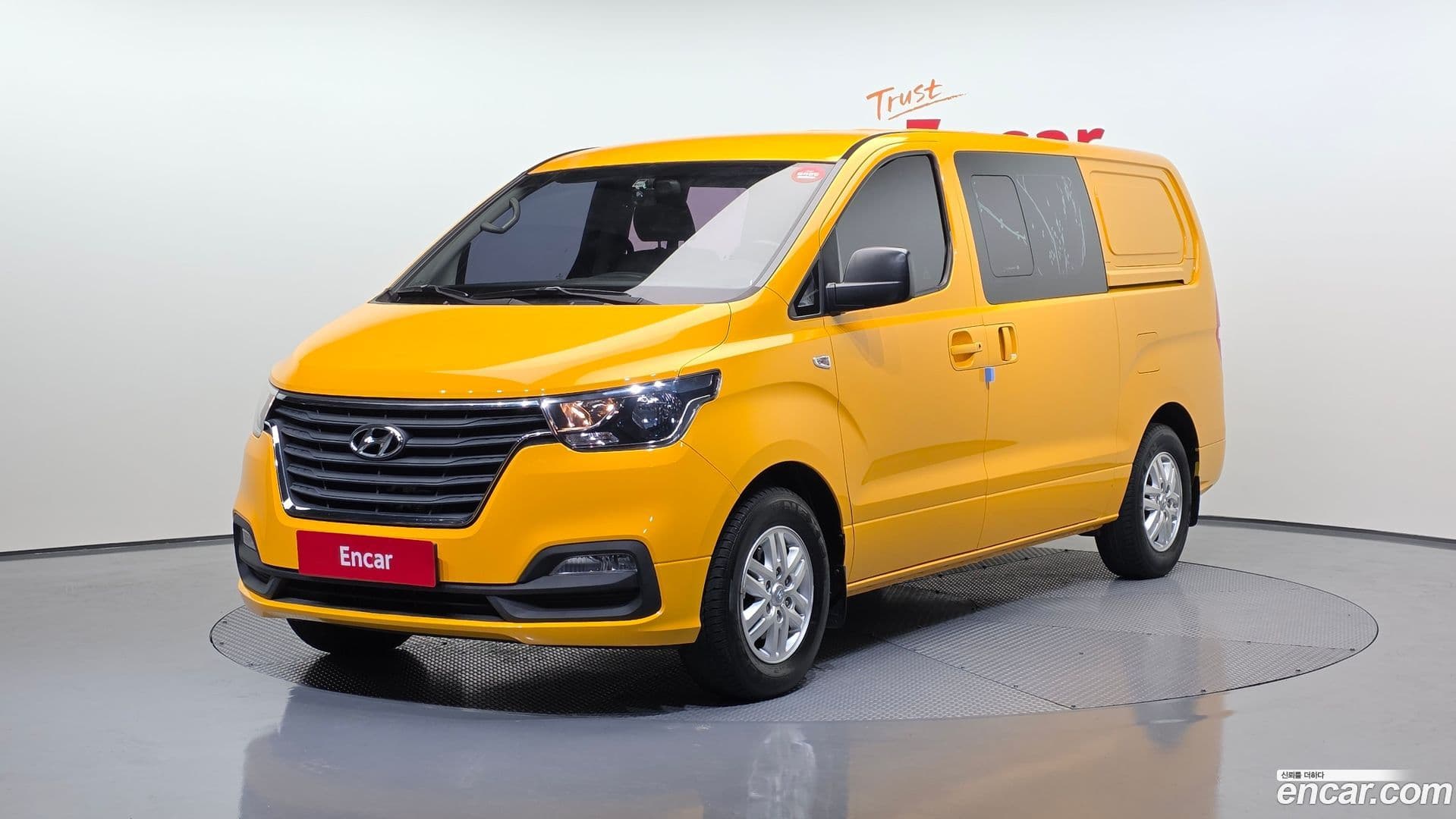 Main__Slider__Photo:Starex Hyundai 2019.4-0