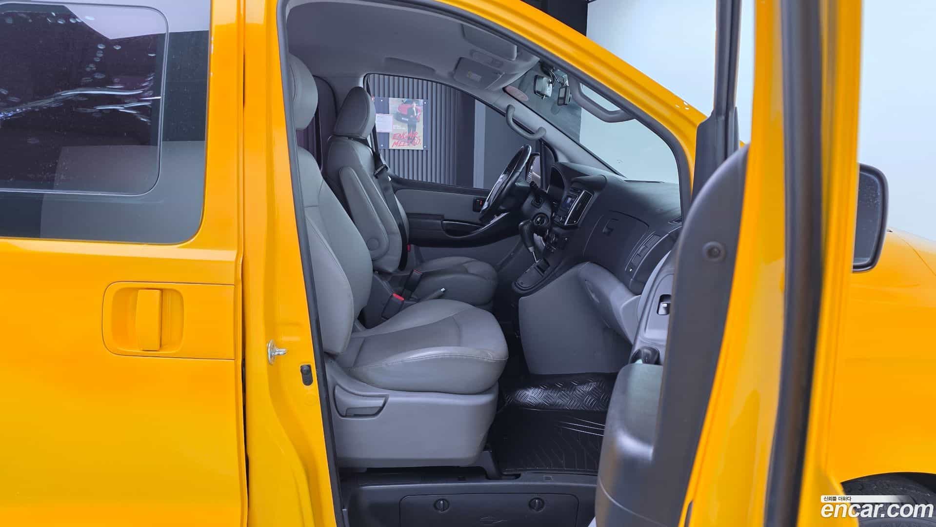Starex Hyundai 2019.4-OPTION-015