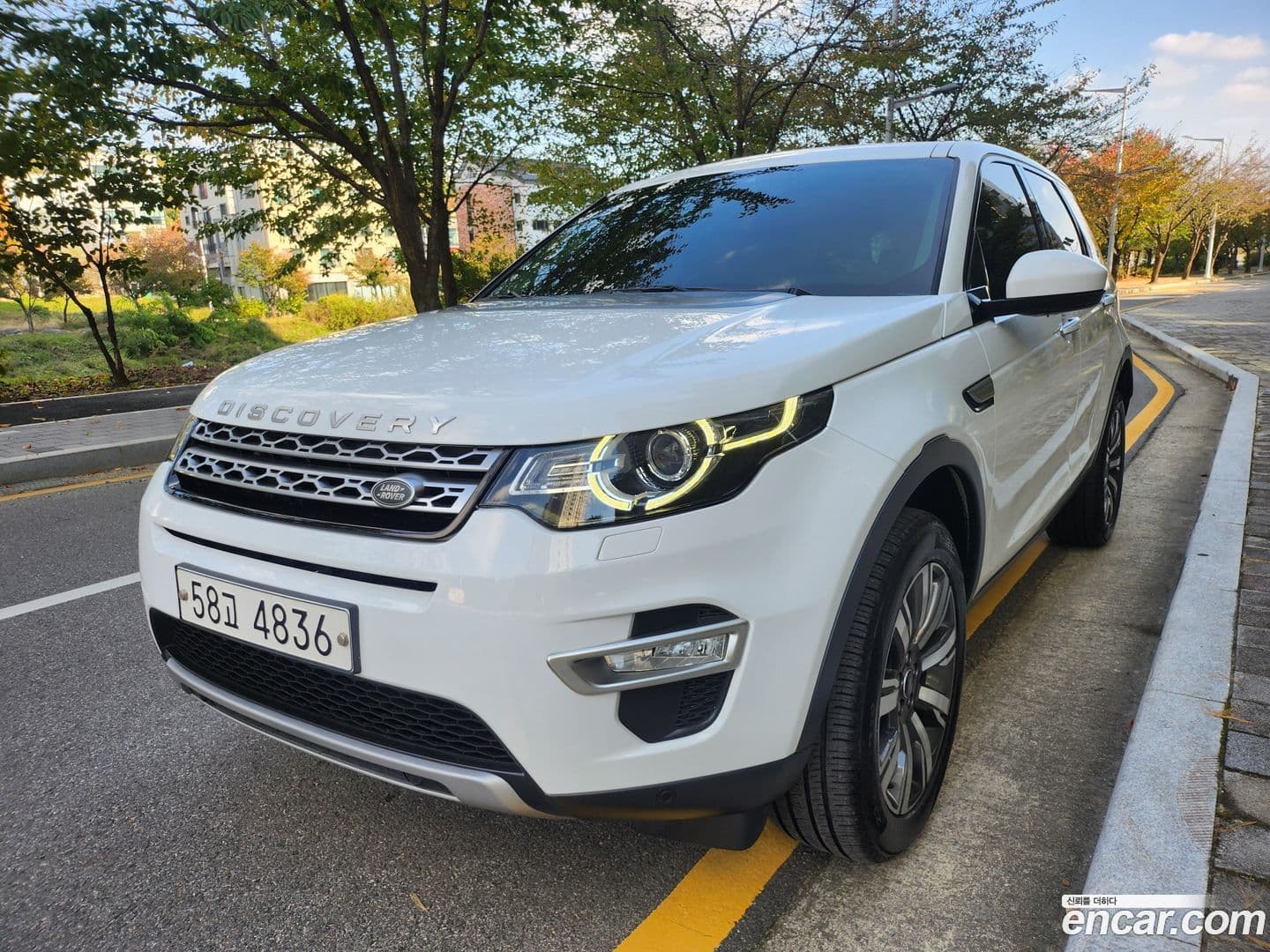 Main__Slider__Photo:Discovery Sport Land Rover 2017.4-0