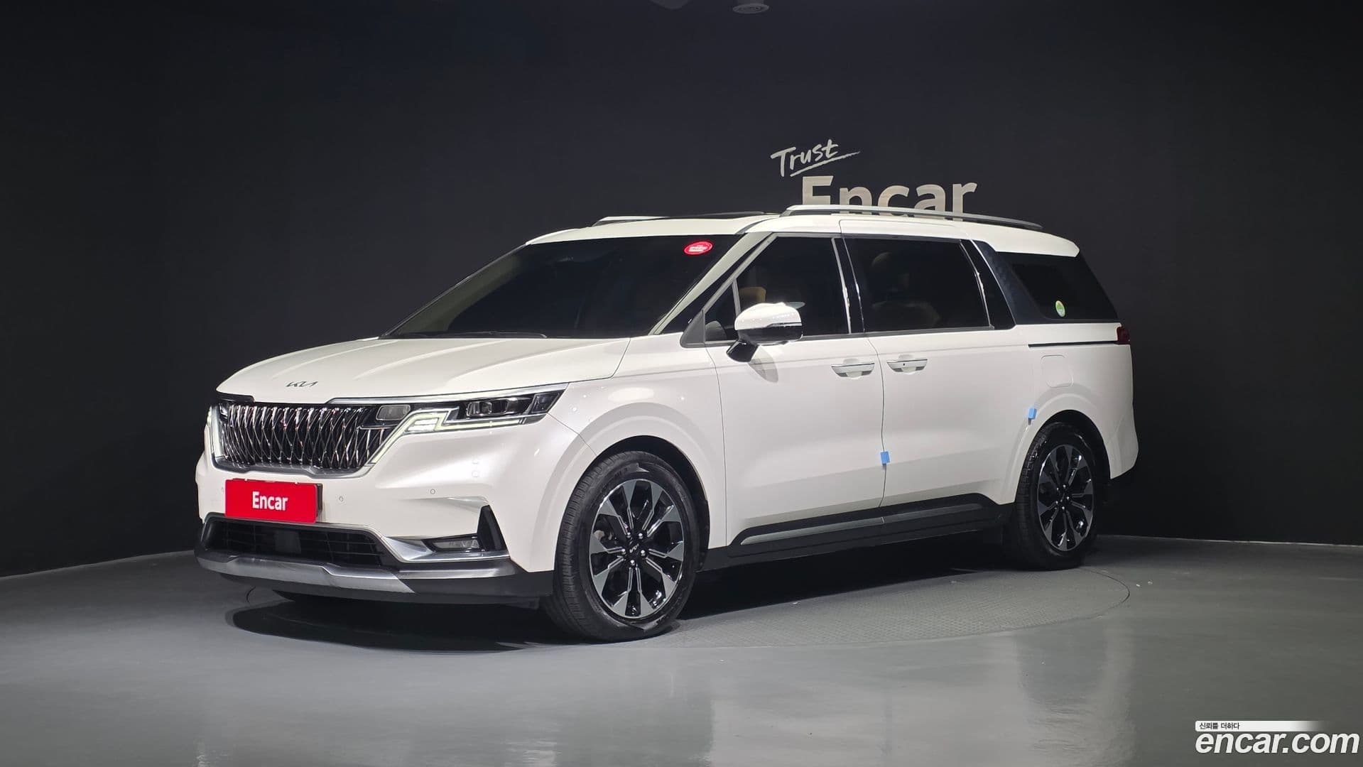 Main__Slider__Photo:Canival Kia 2020.9-0