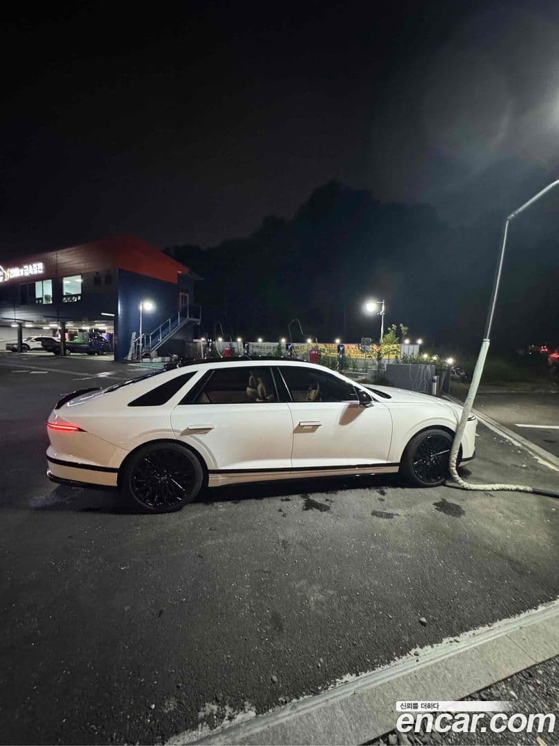 Main__Slider__Photo:Grandeur Hyundai 2023.4-0