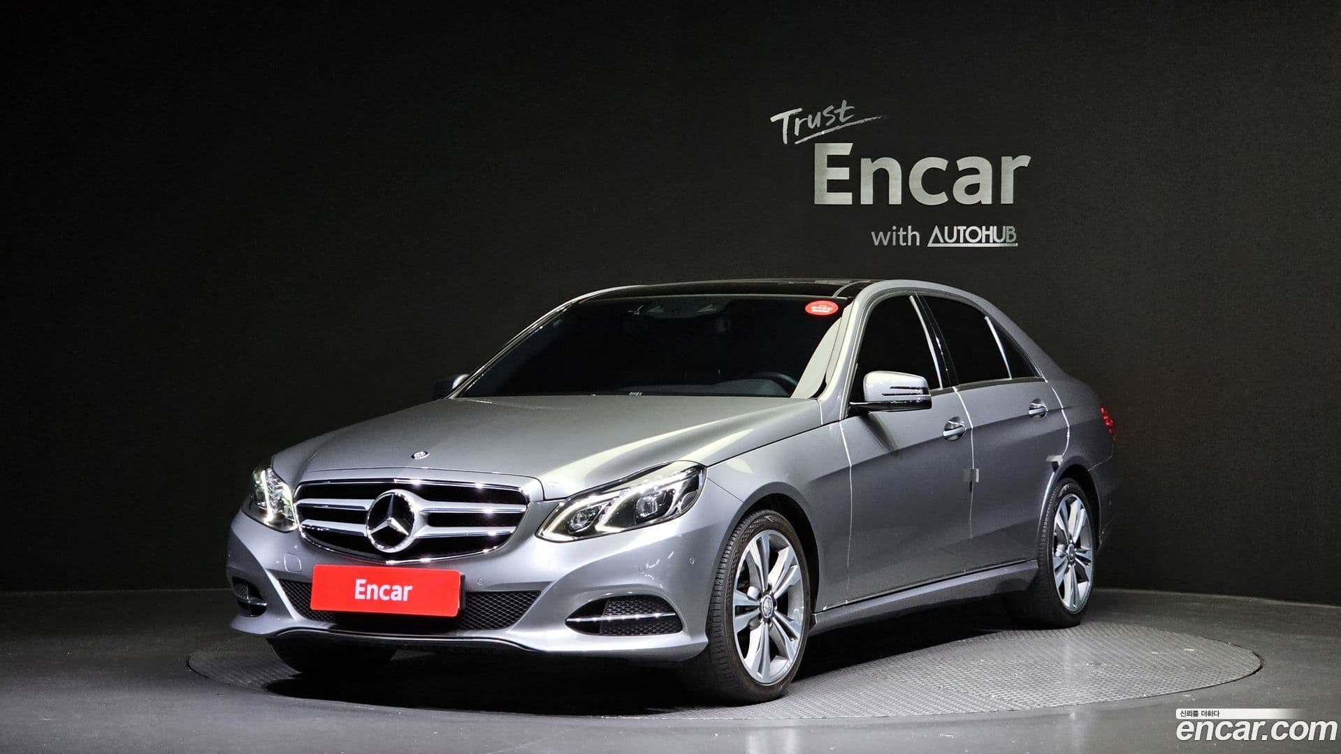 Main__Slider__Photo:E-Class Mercedes-Benz 2014.1-0