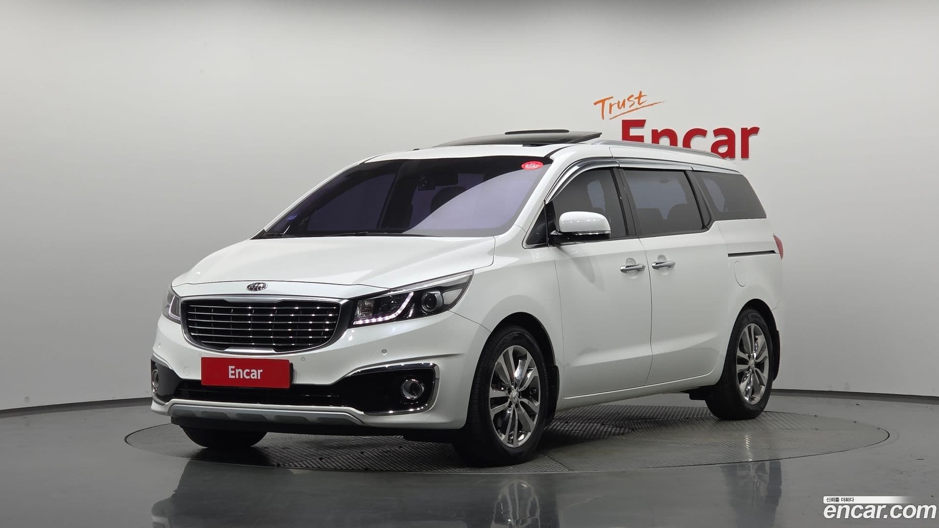 Main__Slider__Photo:Canival Kia 2015.7-0