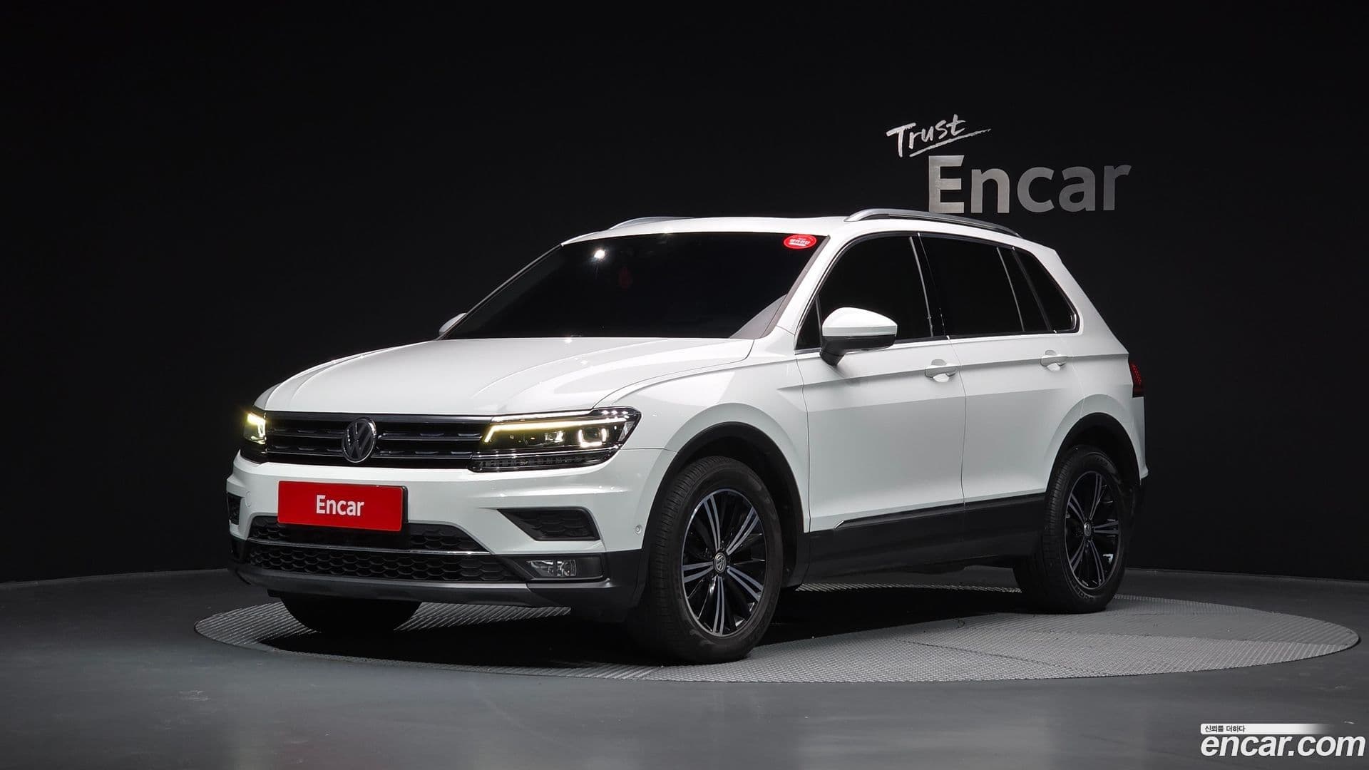 Main__Slider__Photo:Tiguan Volkswagen 2020.7-0