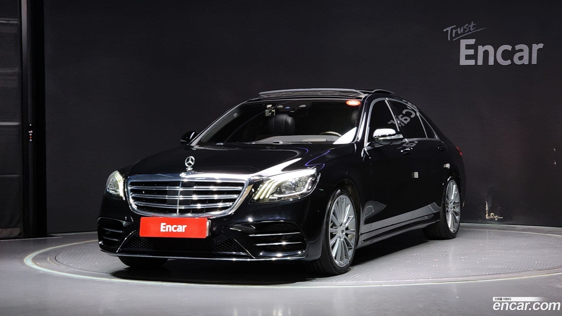 Main__Slider__Photo:S-Class Mercedes-Benz 2018.7-0