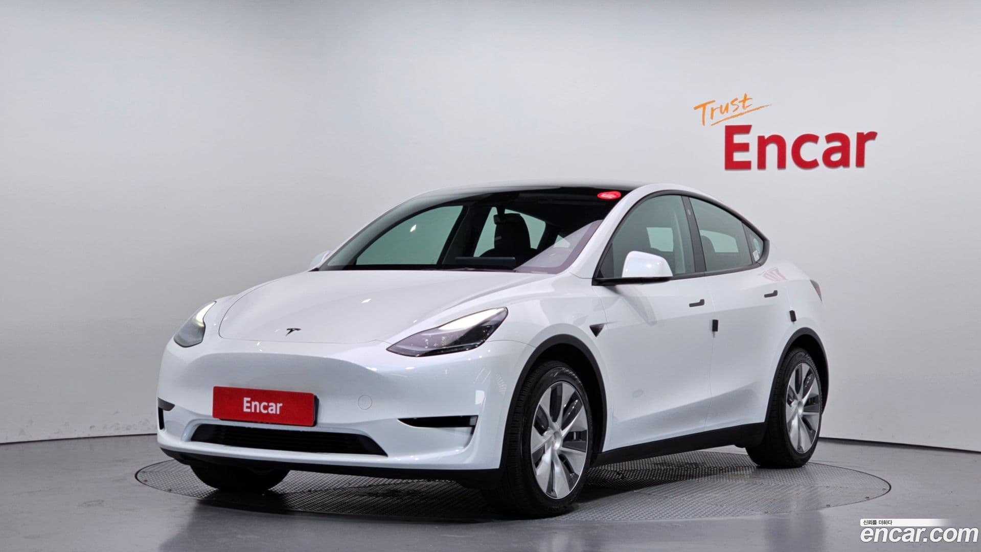 Main__Slider__Photo:Model Y Tesla 2023.10-0