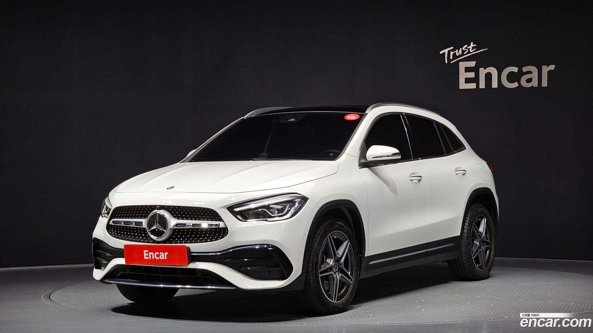 Main__Slider__Photo:GLA-Class Mercedes-Benz 2020.9-0