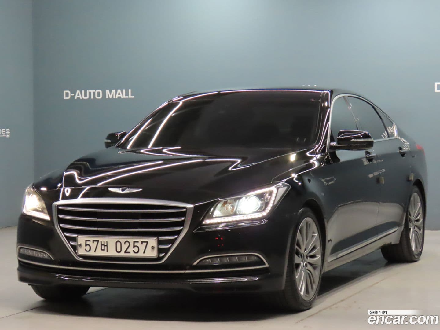 Main__Slider__Photo:Genesis Hyundai 2016.5-0
