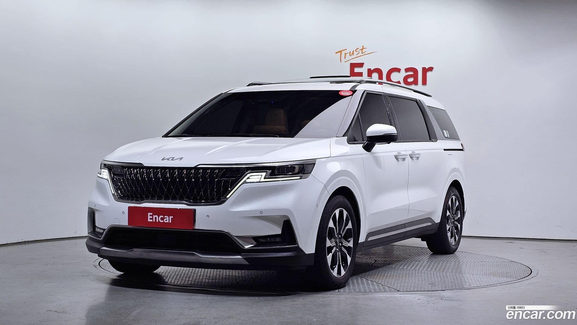 Main__Slider__Photo:Canival Kia 2022.3-0