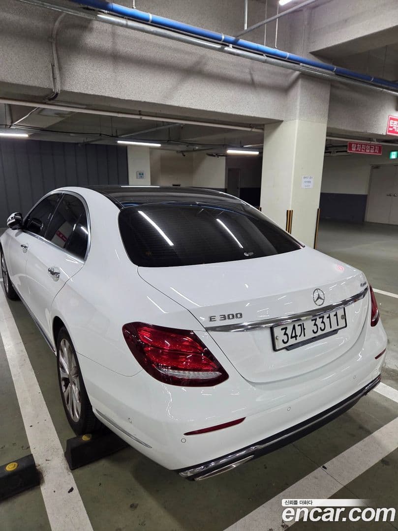 Main__Slider__Photo:E-Class Mercedes-Benz 2019.4-0