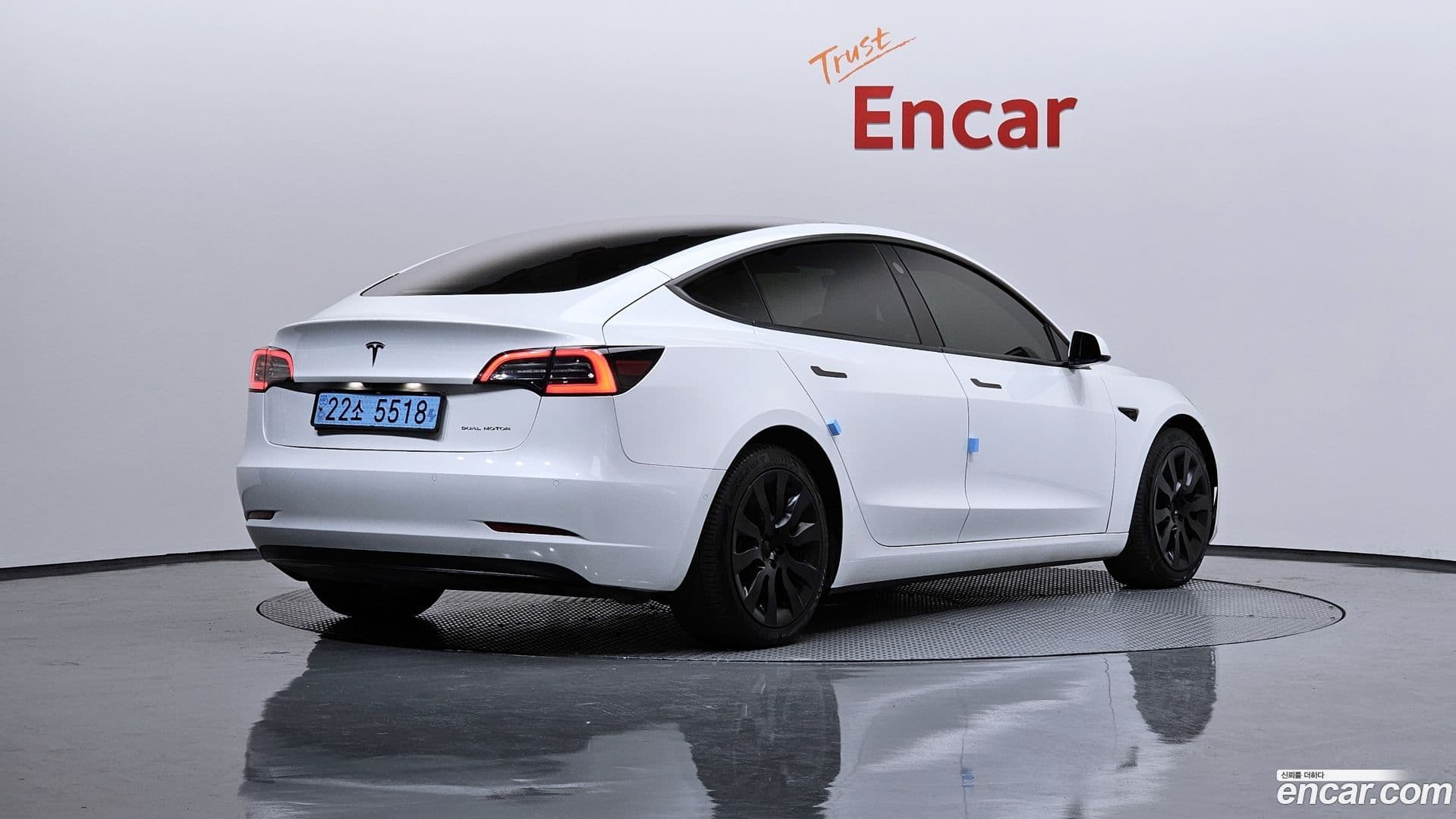 Main__Slider__Photo:Model 3 Tesla 2021.7-0