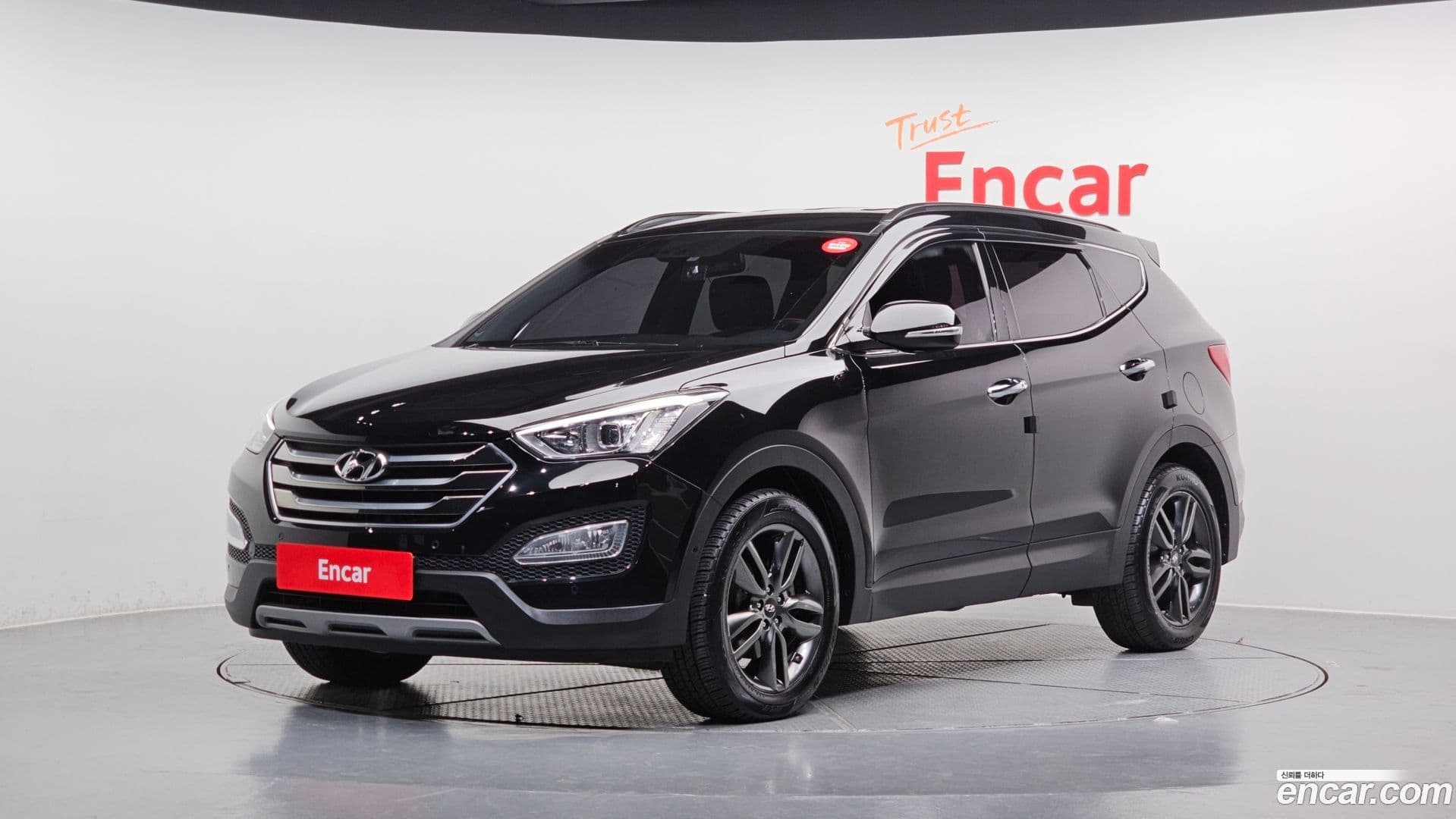 Main__Slider__Photo:Santafe Hyundai 2015.3-0