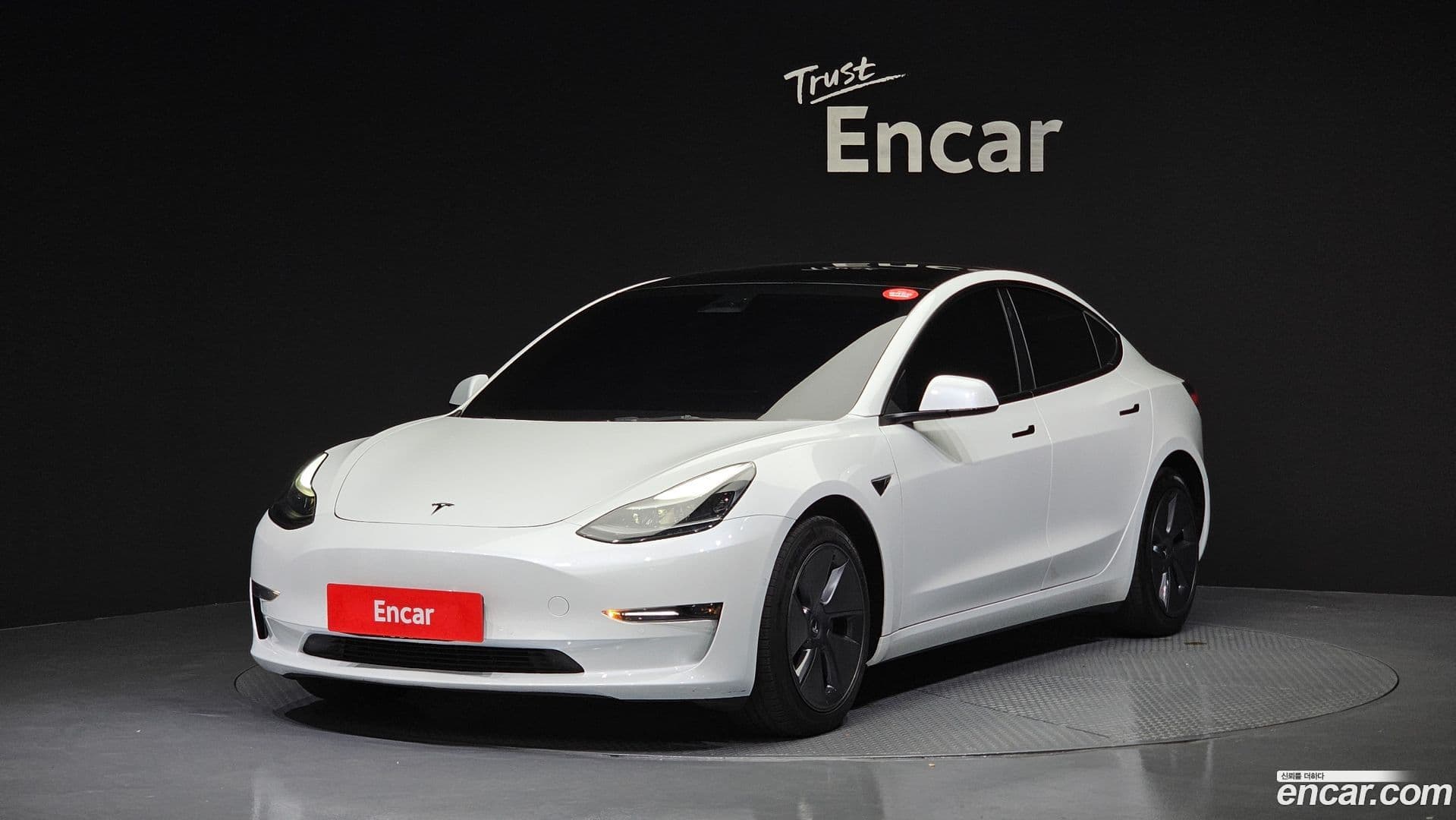 Main__Slider__Photo:Model 3 Tesla 2022.10-0