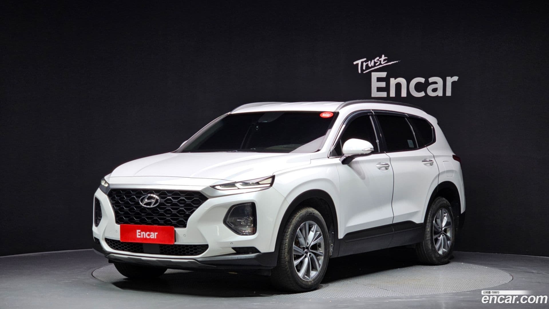 Main__Slider__Photo:Santafe Hyundai 2018.3-0