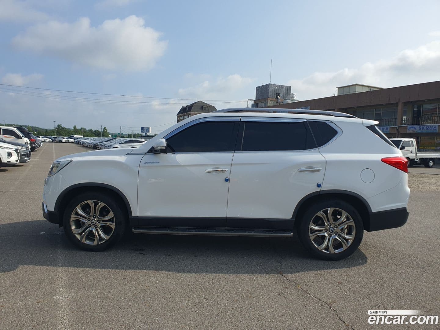 Main__Slider__Photo:Rexton KG Mobility 2018.4-0