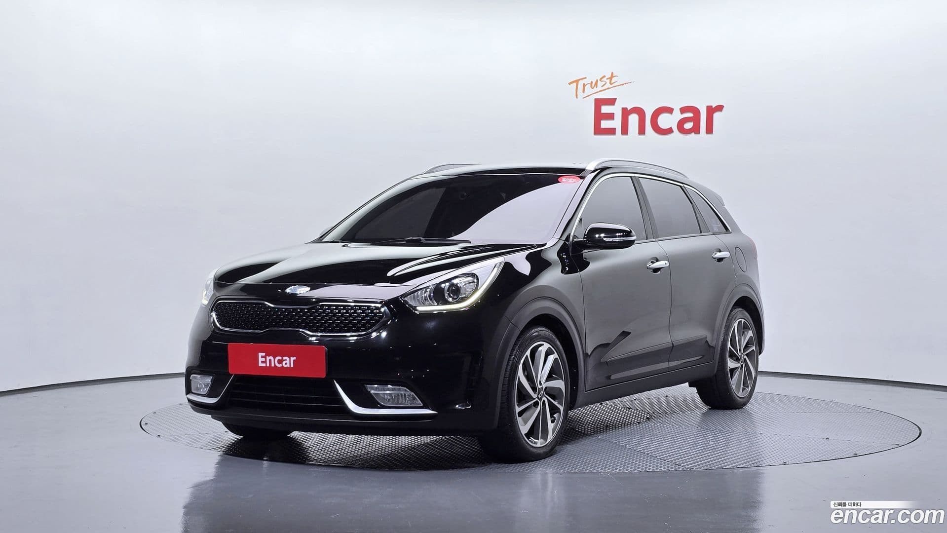 Main__Slider__Photo:Niro Kia 2018.10-0