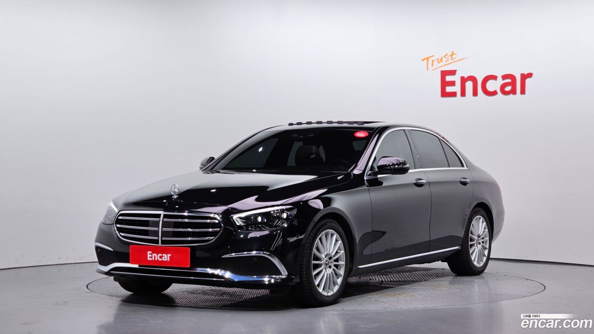 Main__Slider__Photo:E-Class Mercedes-Benz 2021.3-0