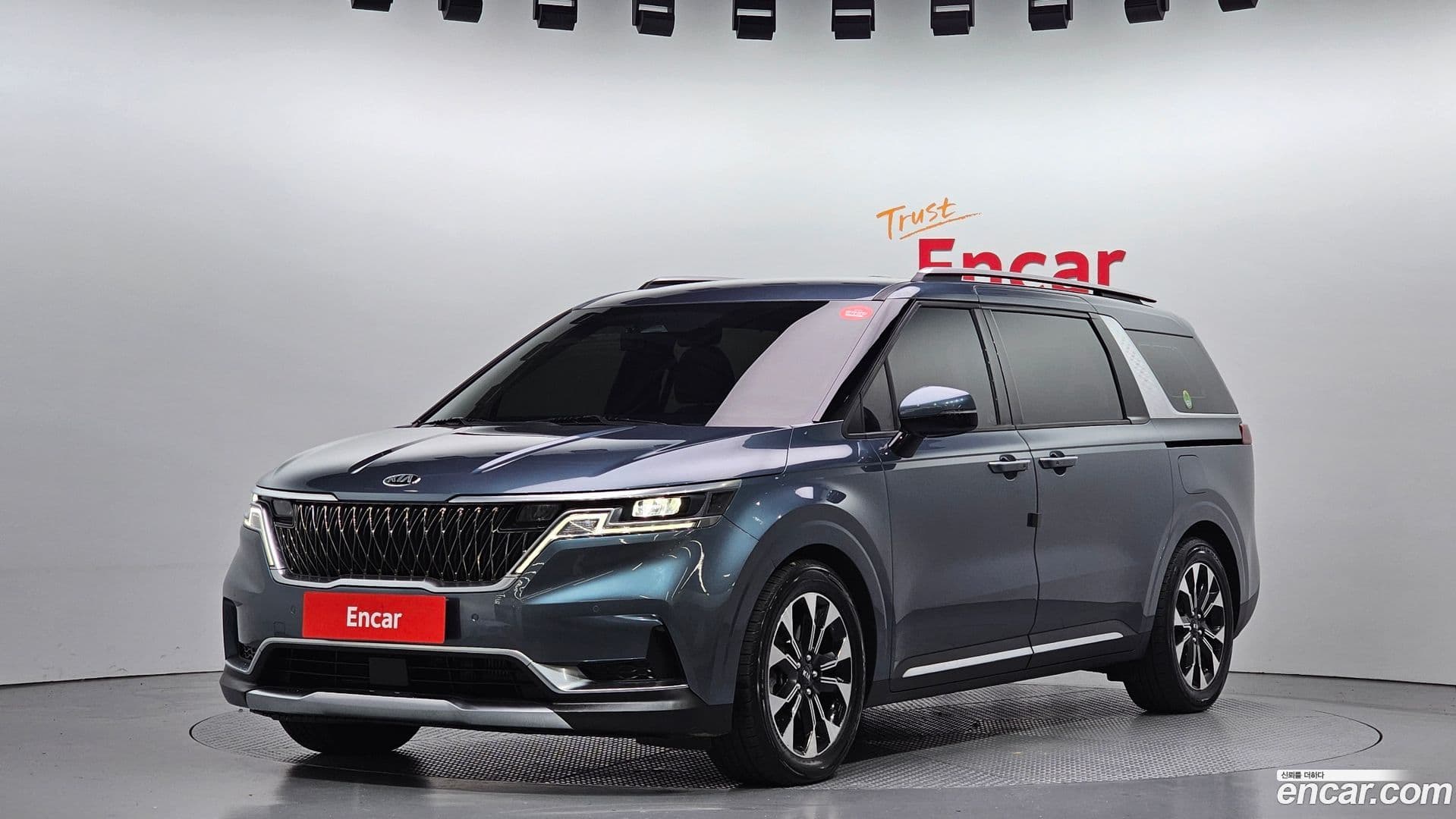 Main__Slider__Photo:Canival Kia 2021.6-0