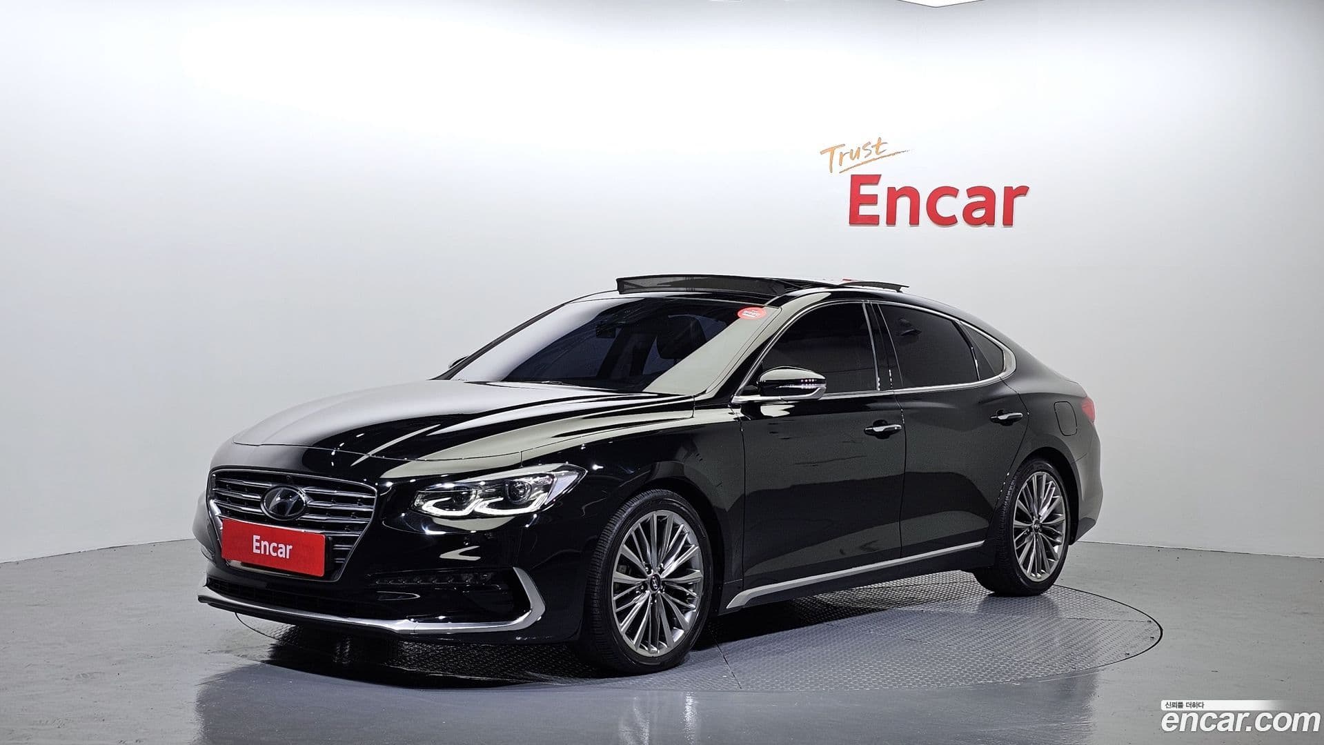 Main__Slider__Photo:Grandeur Hyundai 2019.3-0