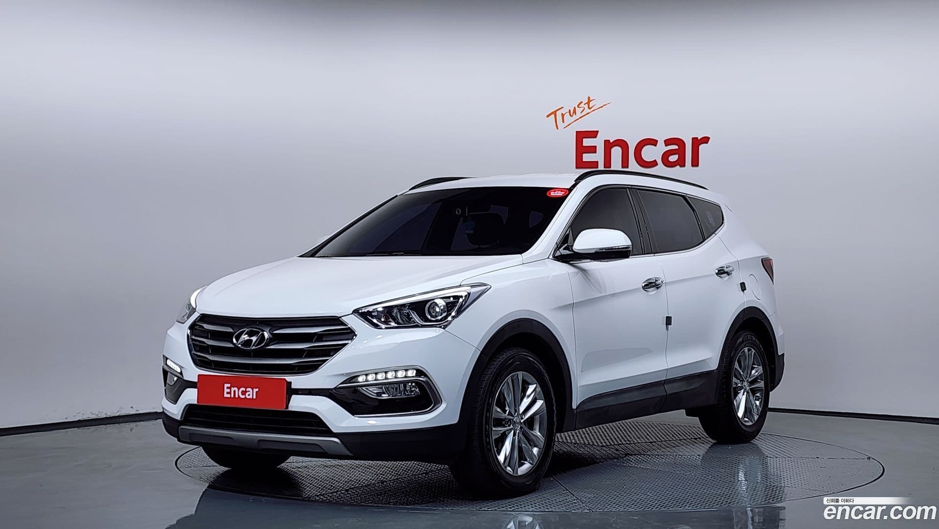 Main__Slider__Photo:Santafe Hyundai 2016.5-0