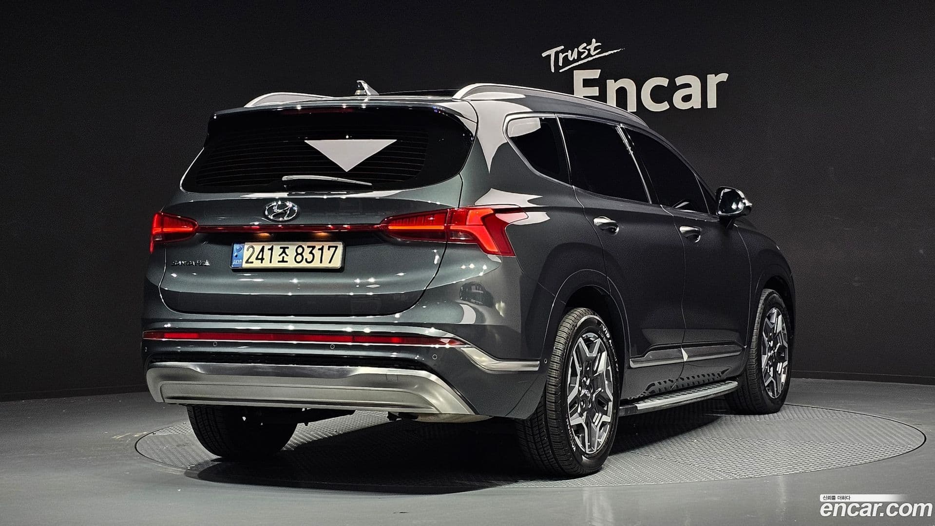 Main__Slider__Photo:Santafe Hyundai 2022.0-0