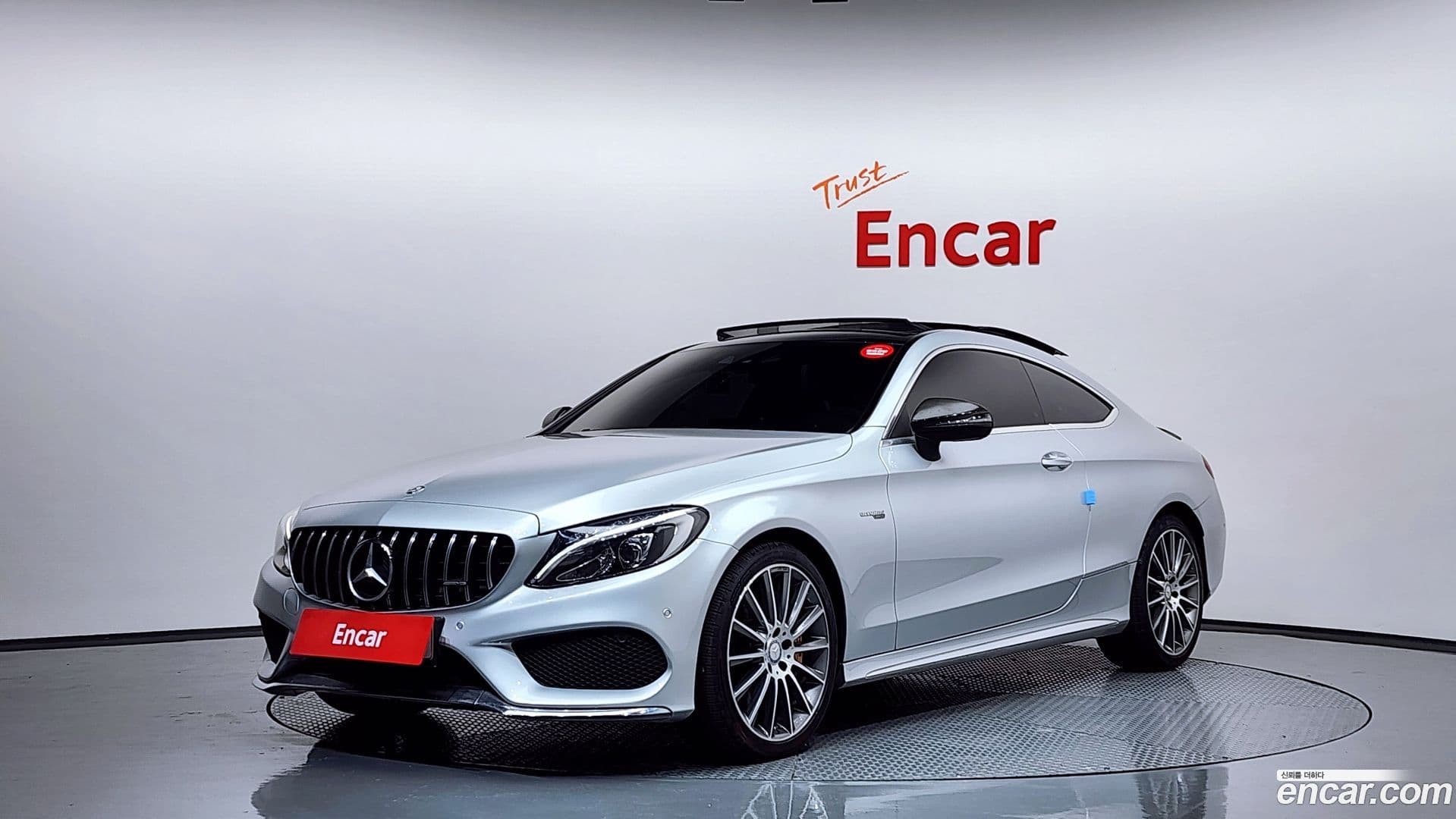 Main__Slider__Photo:C-Class Mercedes-Benz 2016.5-0