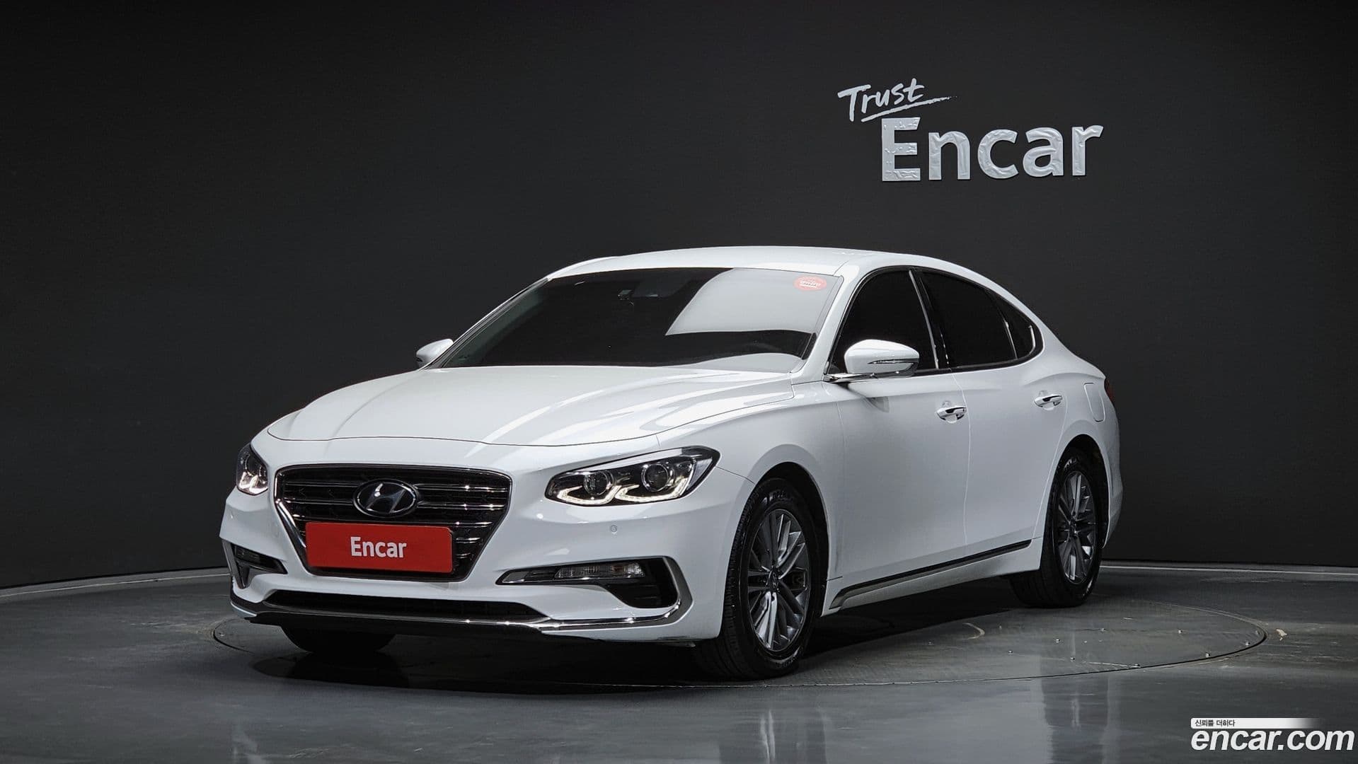Main__Slider__Photo:Grandeur Hyundai 2019.4-0