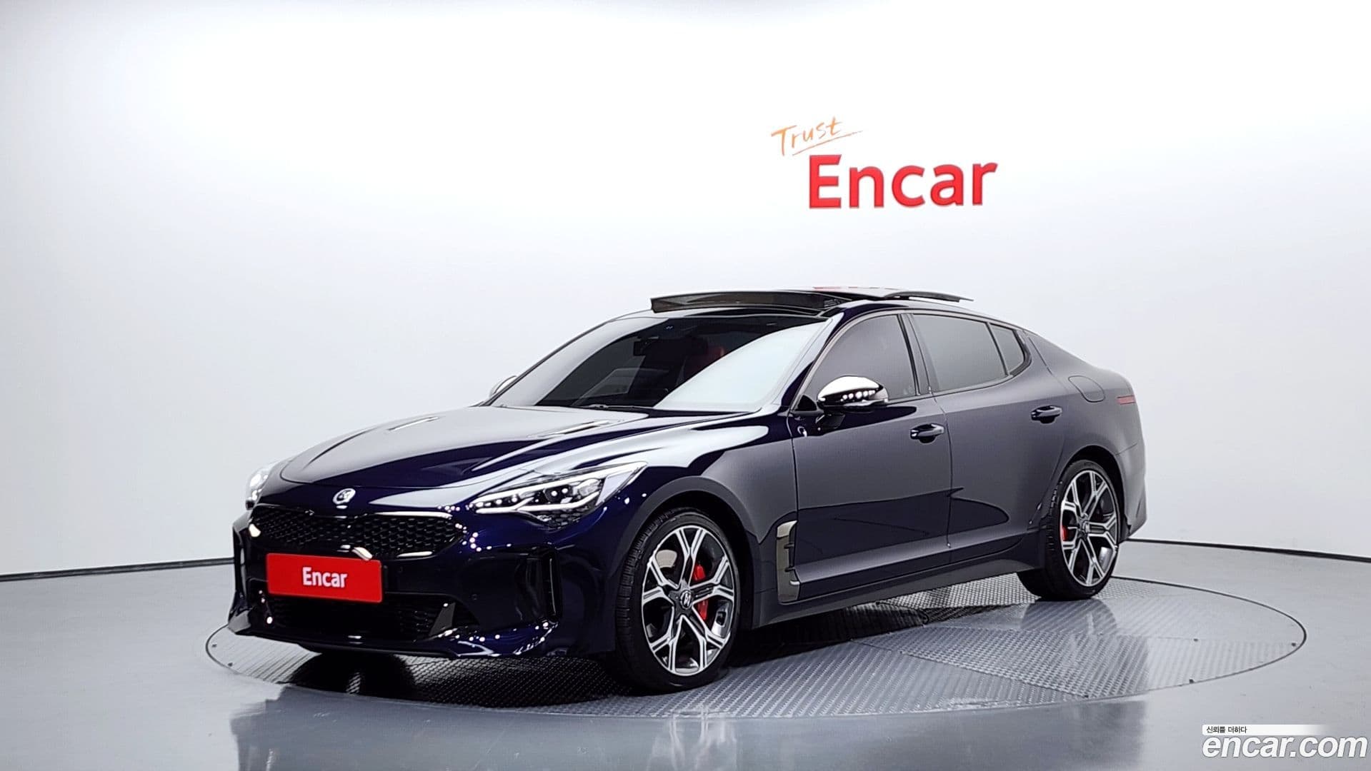 Main__Slider__Photo:Stinger Kia 2019.1-0