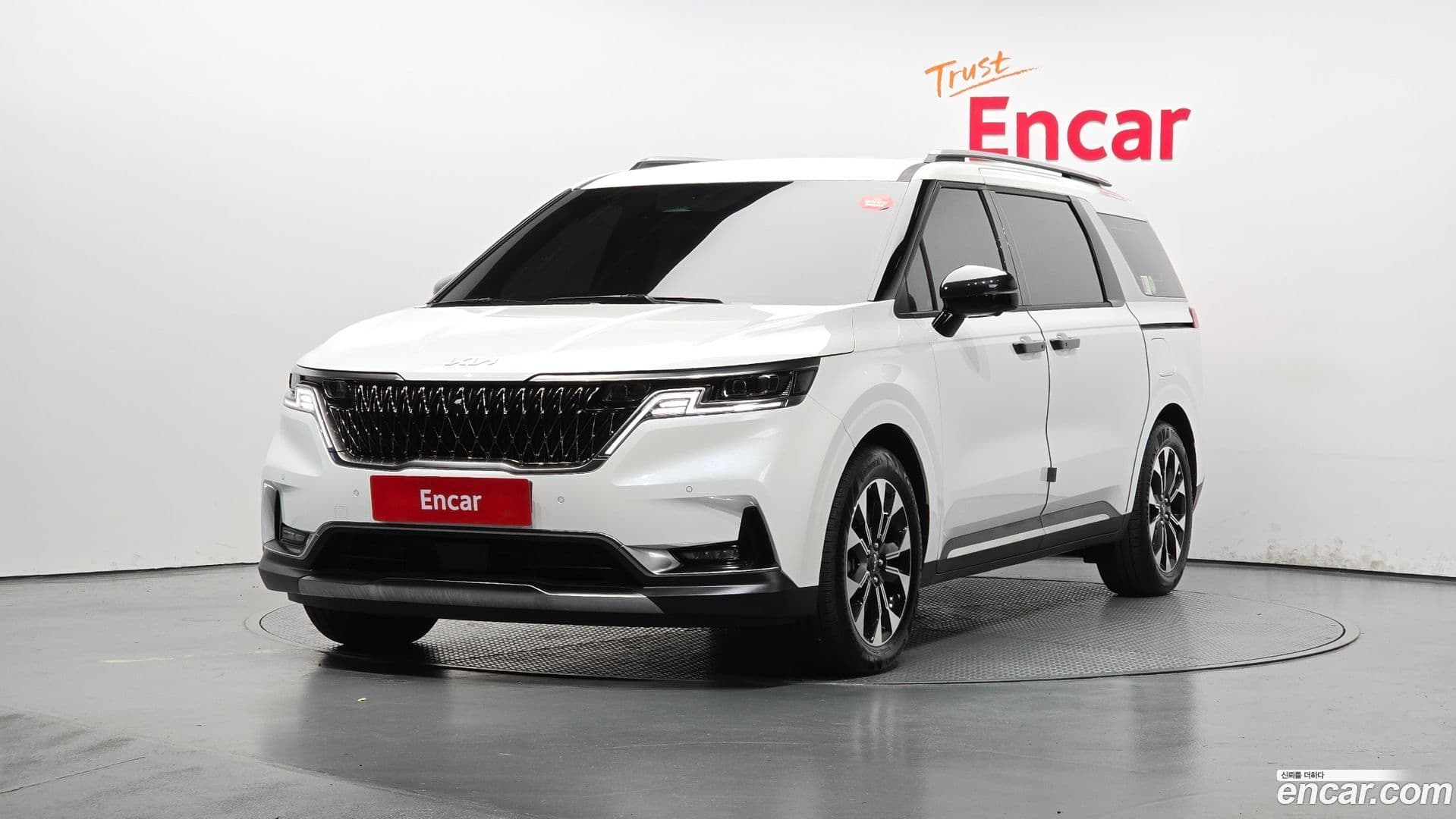 Main__Slider__Photo:Canival Kia 2023.10-0